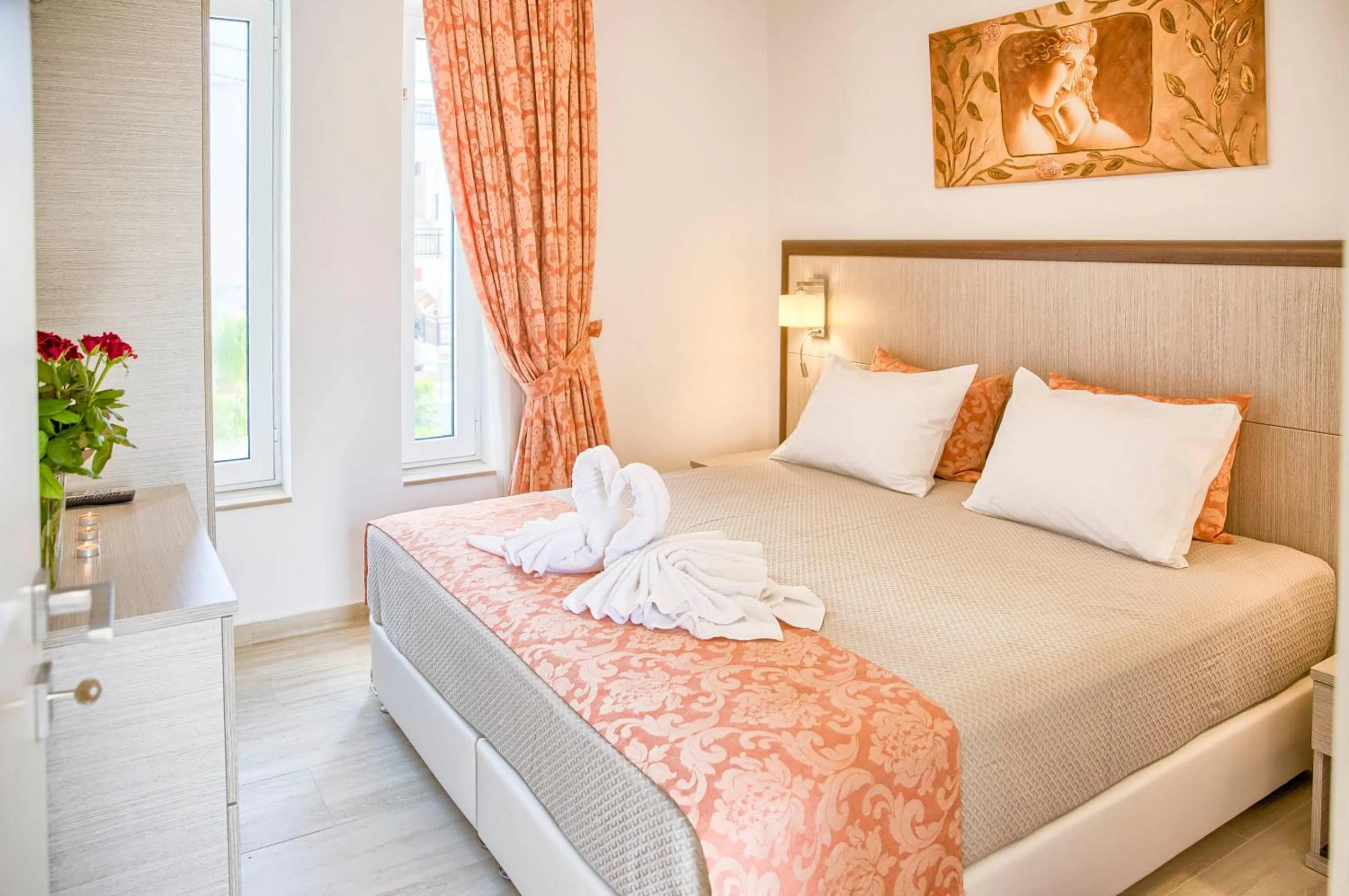 Bed in Haraki Bay Hotel and Luxury Apartments