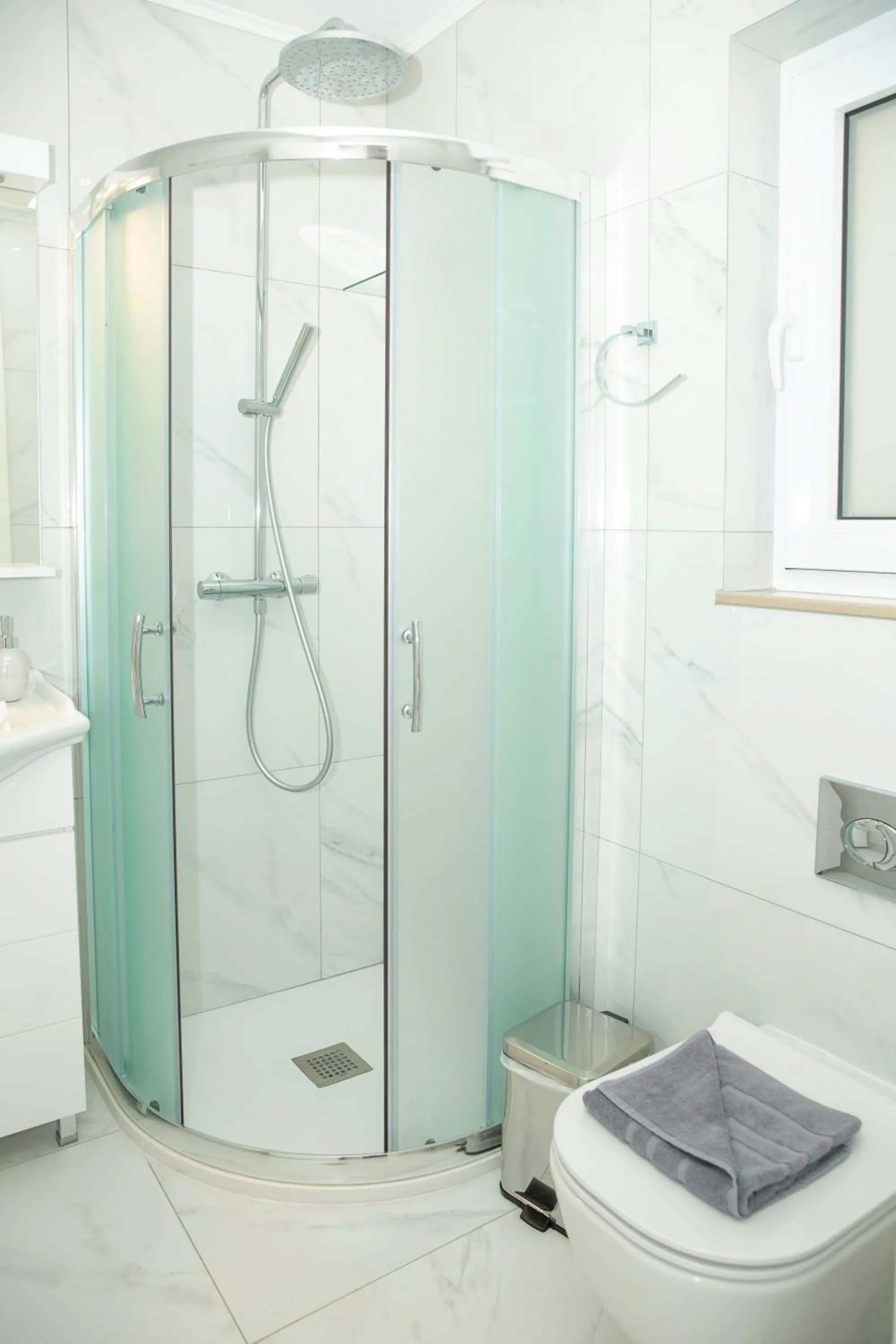 Haraki Bay Hotel and Luxury Apartments