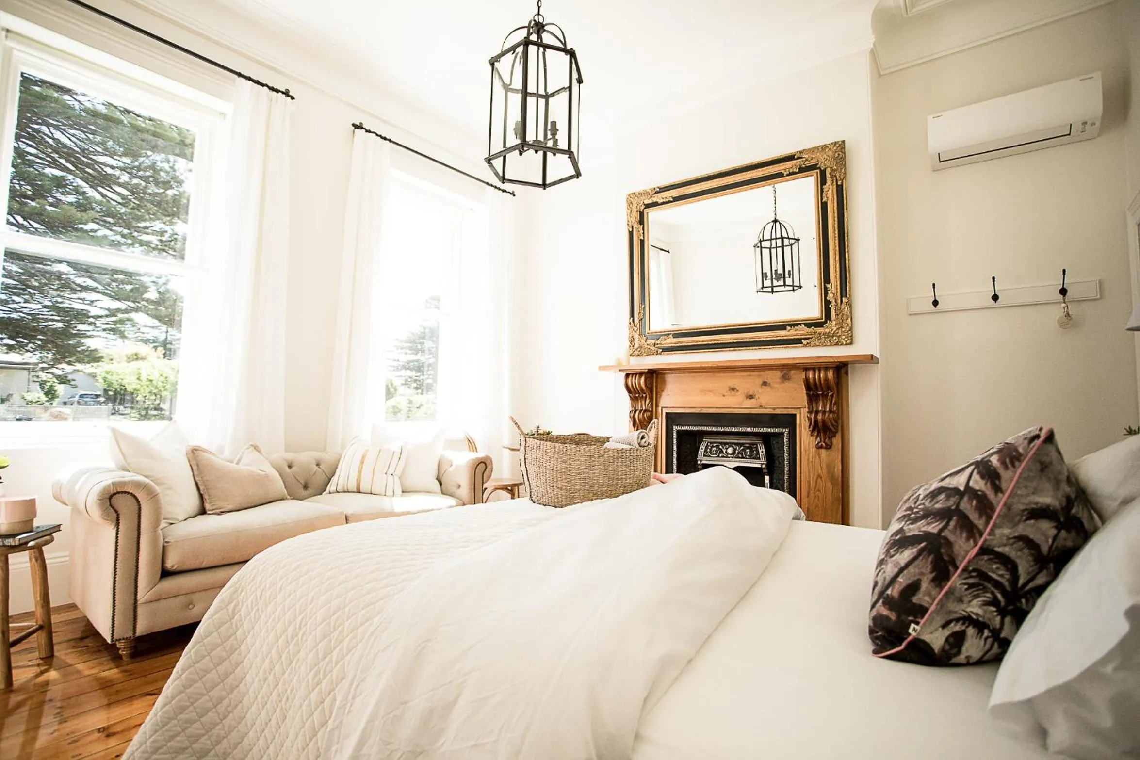 Photo of the whole room, Bed in Old Market Inn
