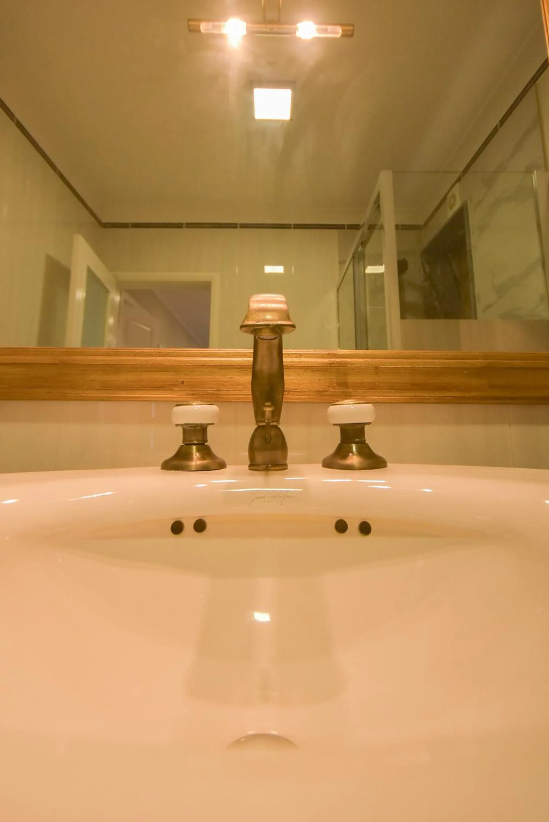 Bathroom in Douro Prime Downtown