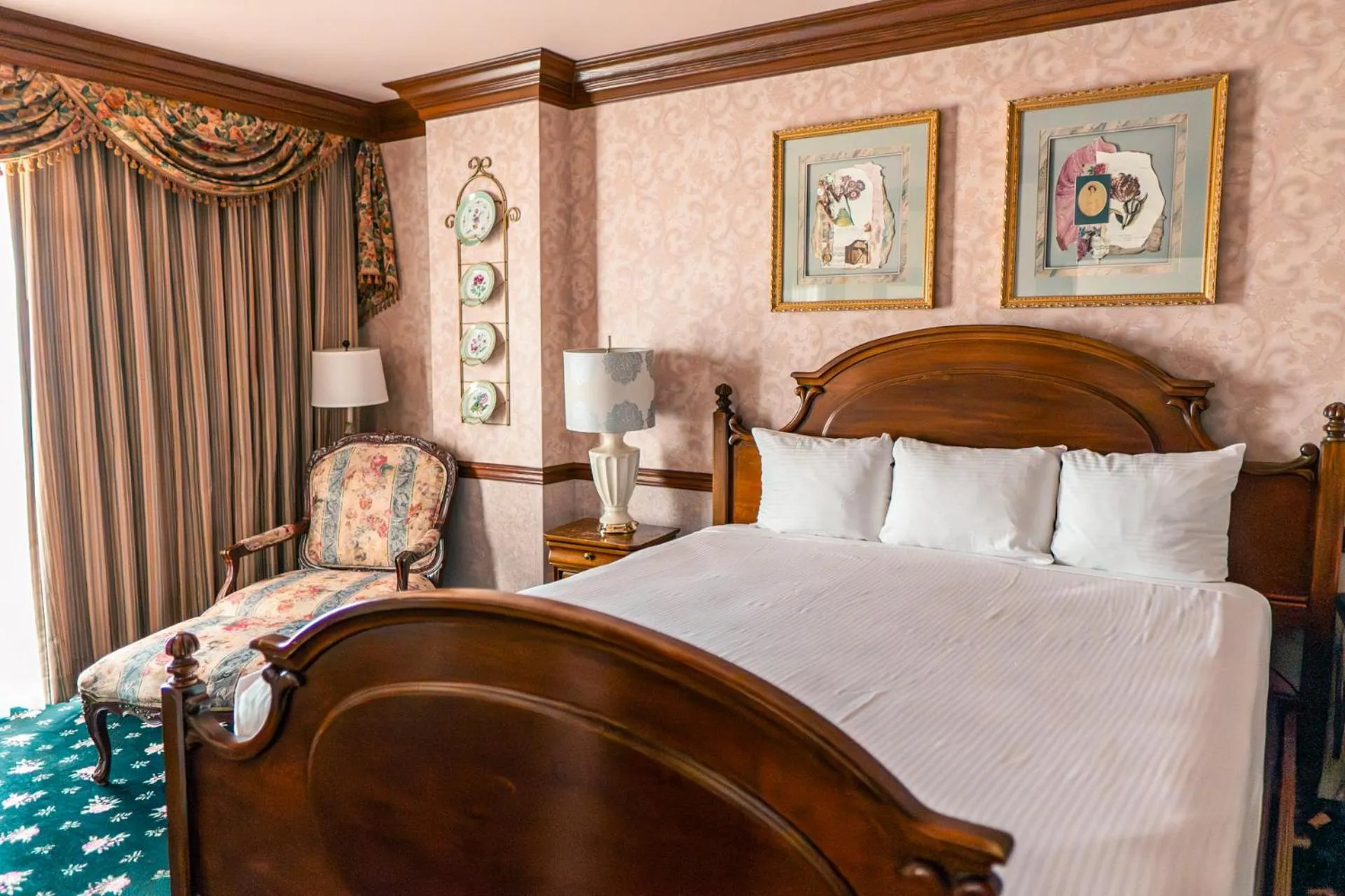 Bed in Arizona Charlie's Decatur