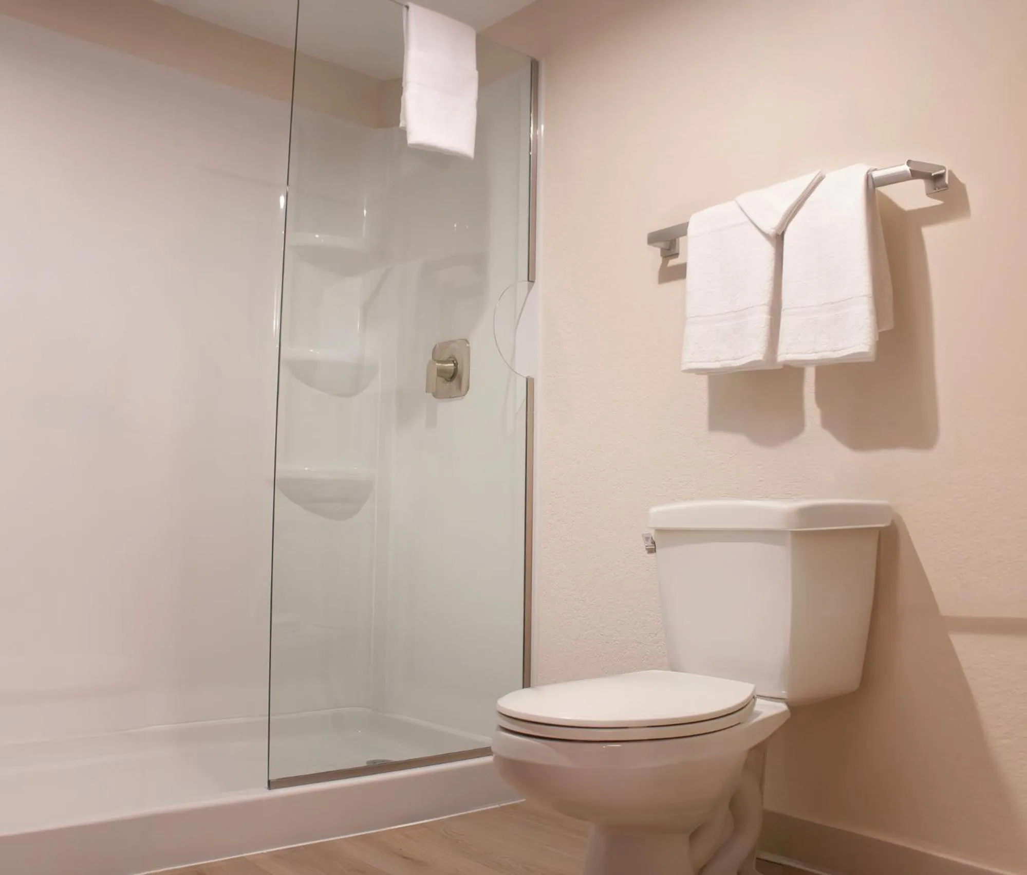 Shower in Arizona Charlie's Decatur