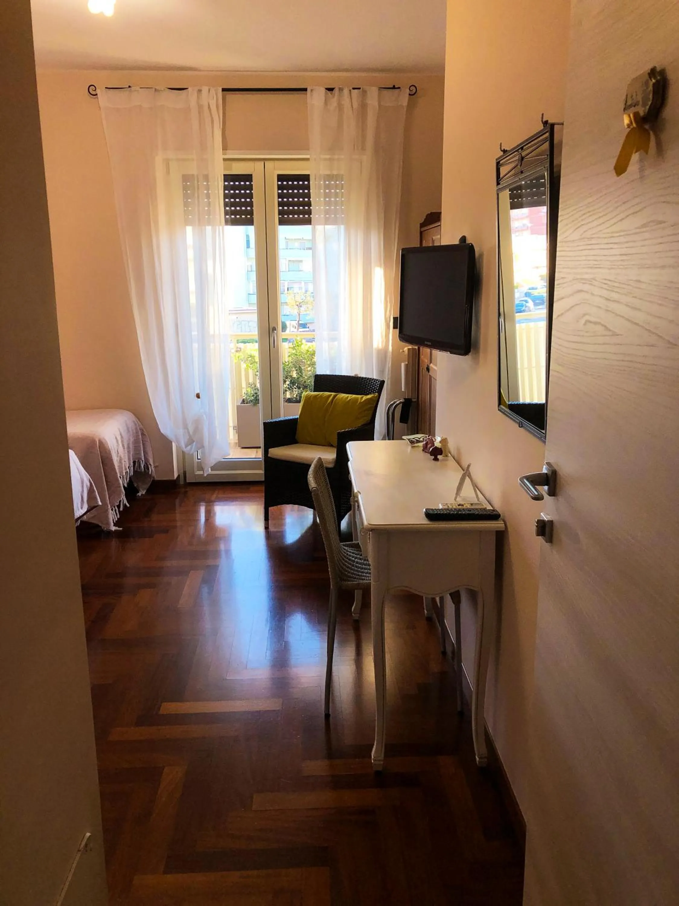 Facade/entrance, Bed in Rizzi Marianna B&B