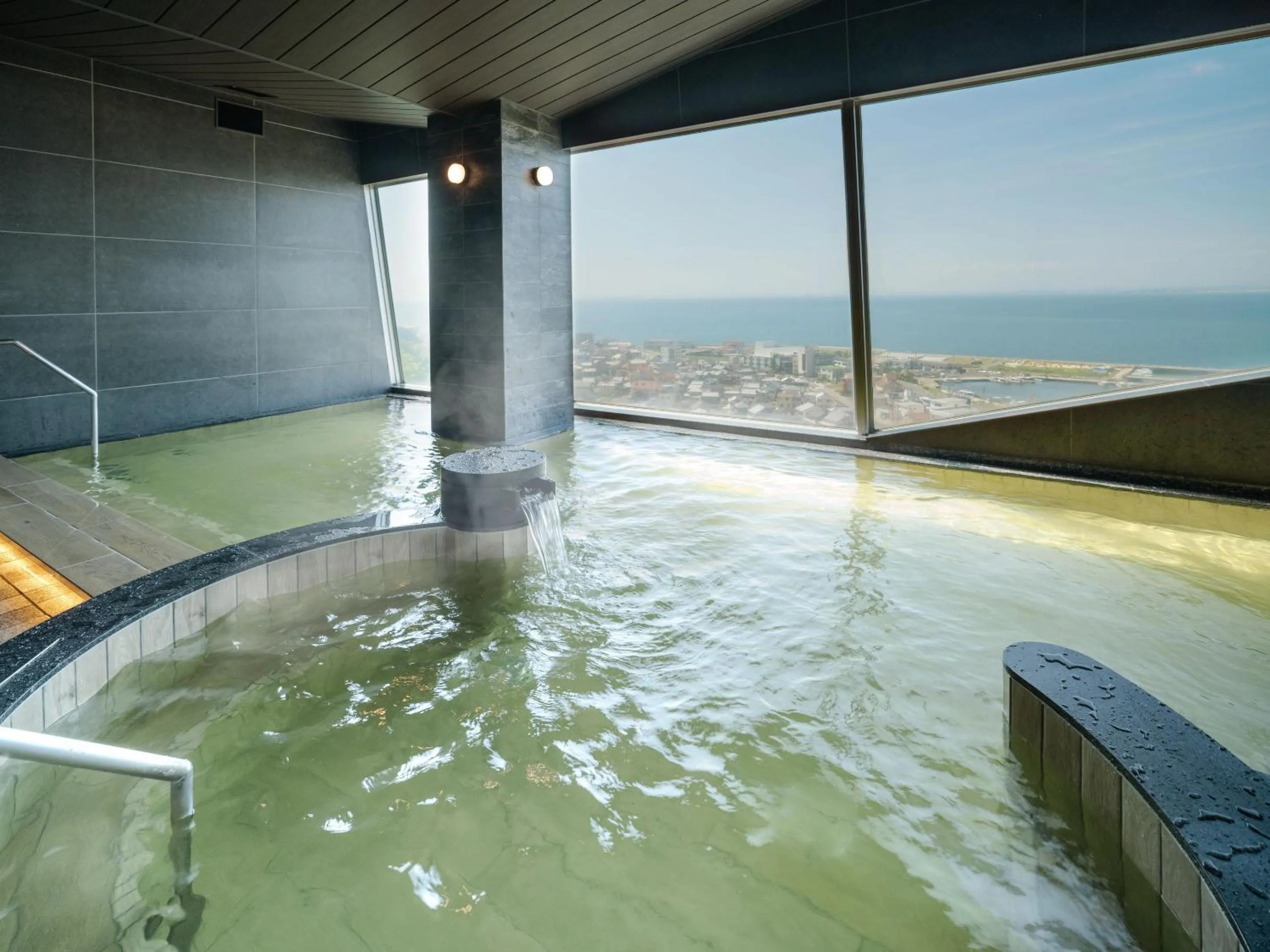 Hot Spring Bath in KAMENOI HOTEL Awajishima