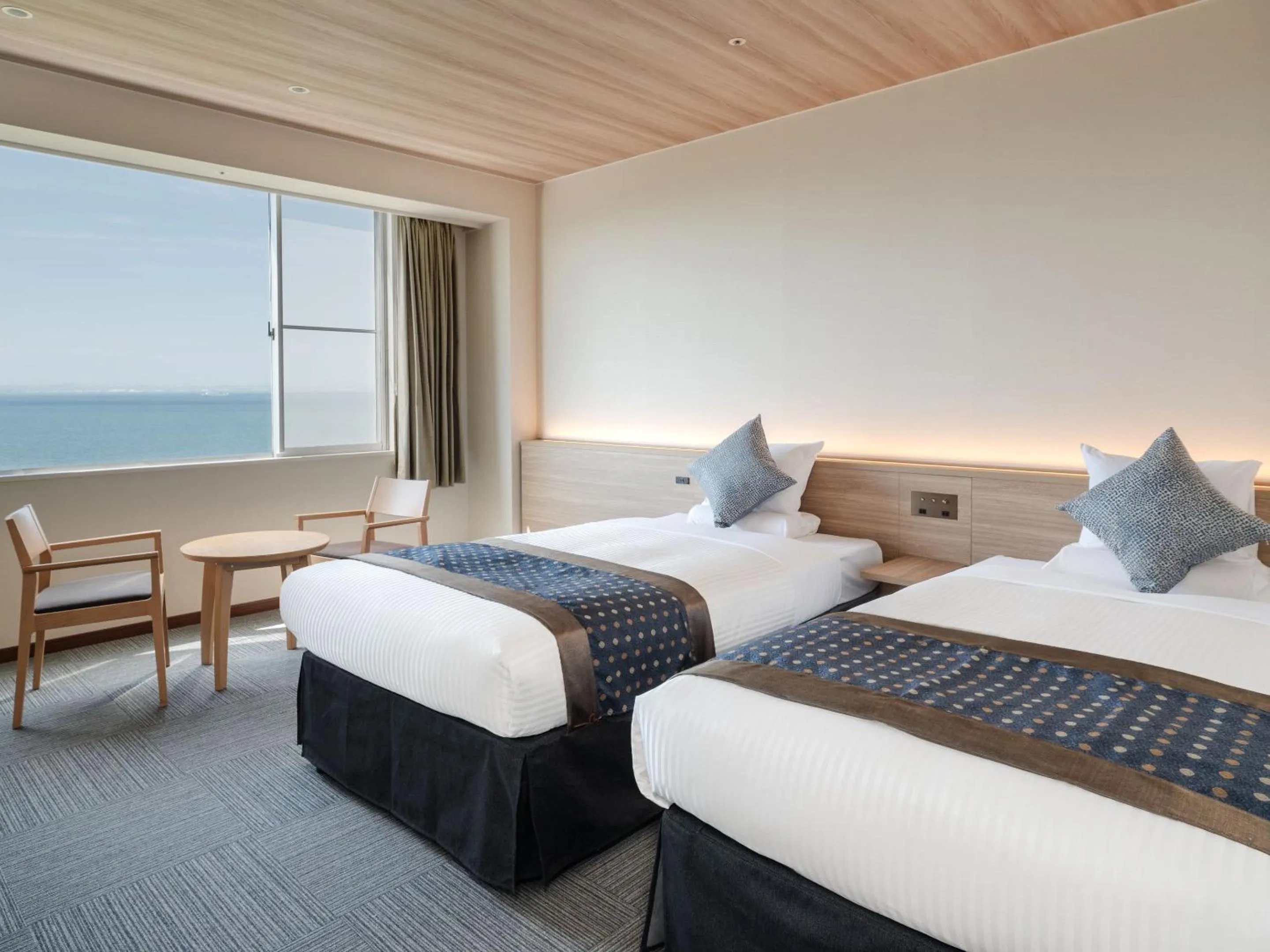 Photo of the whole room, Bed in KAMENOI HOTEL Awajishima