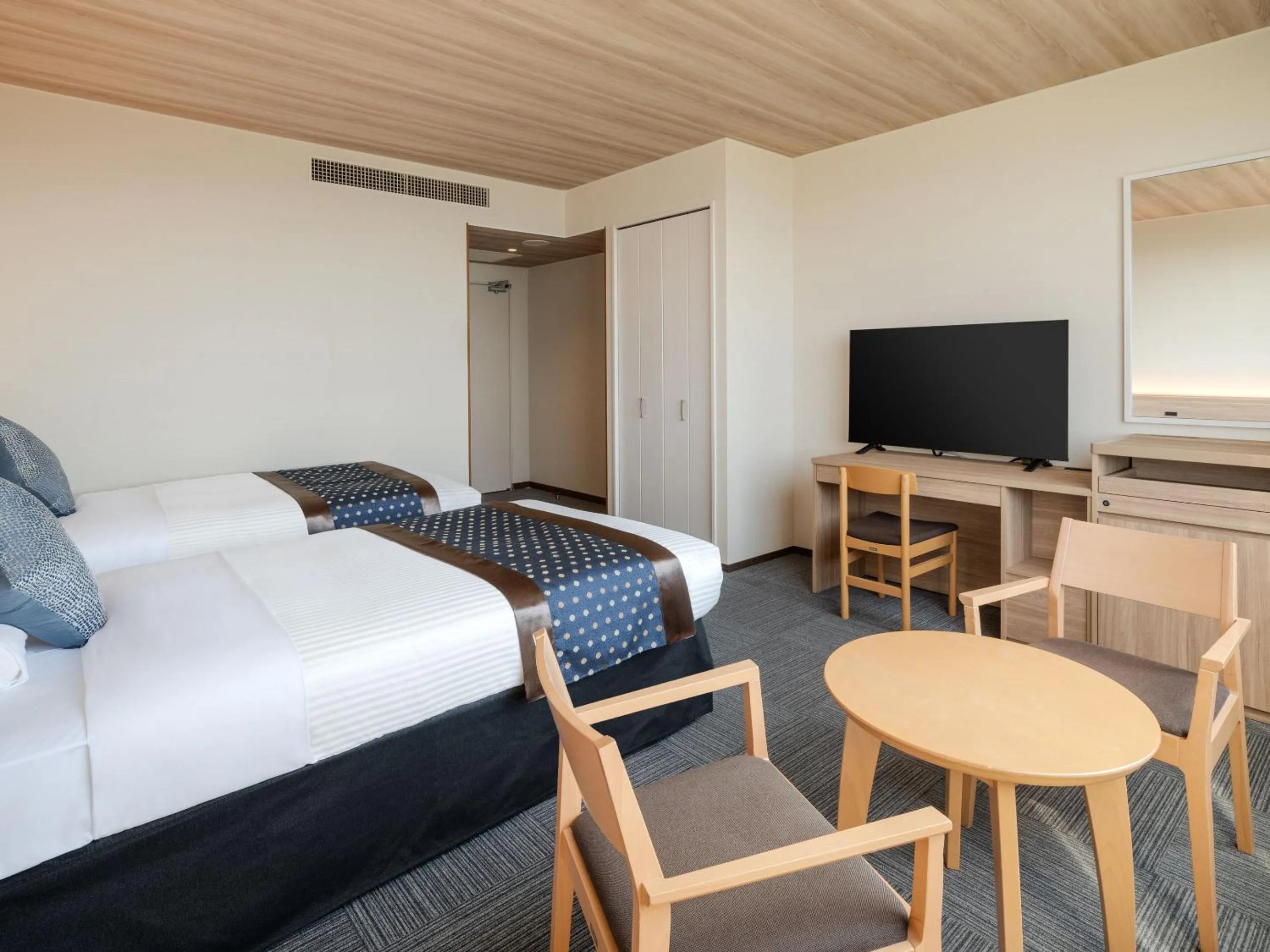Photo of the whole room, Bed in KAMENOI HOTEL Awajishima