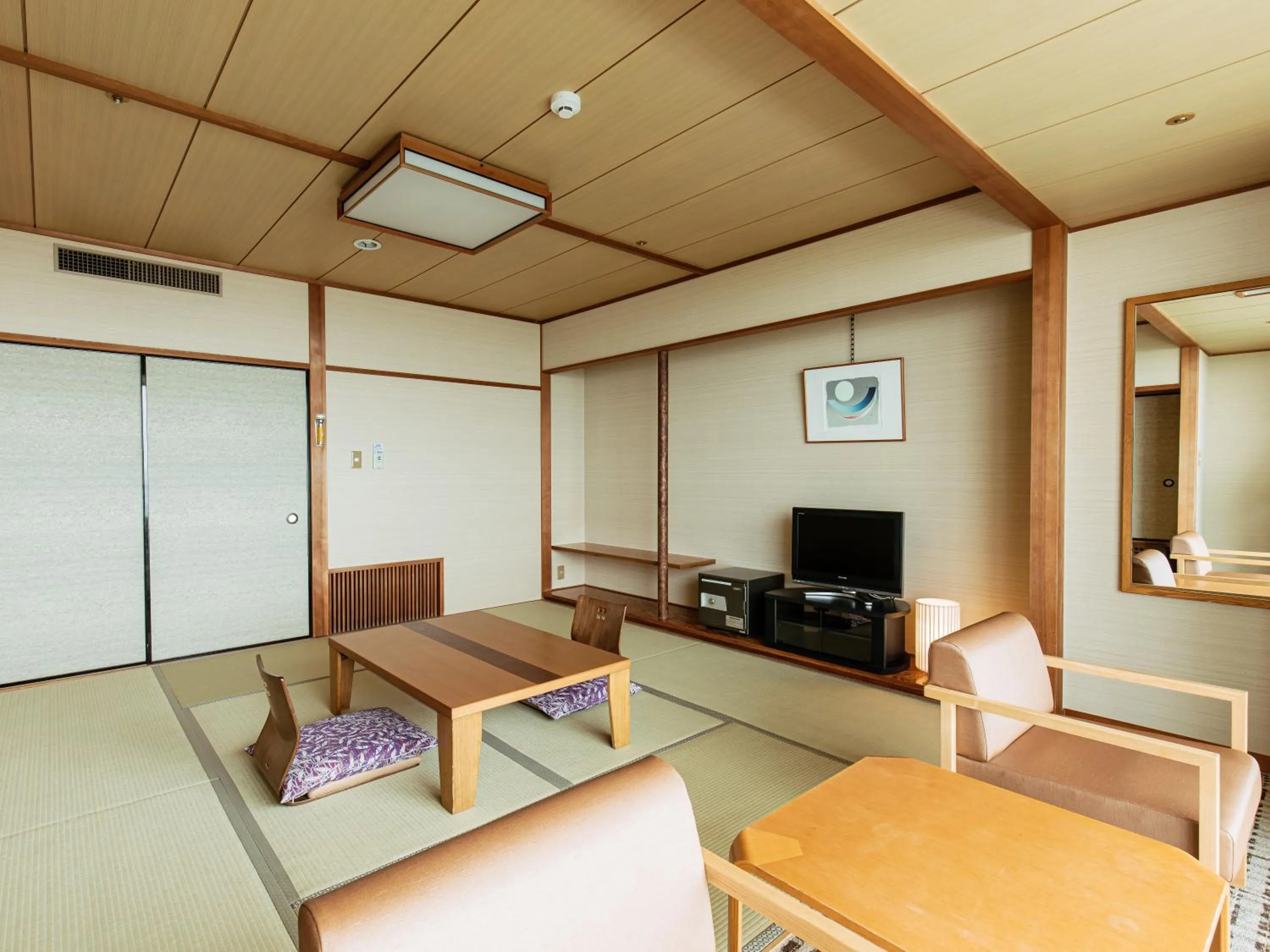 Photo of the whole room in KAMENOI HOTEL Awajishima