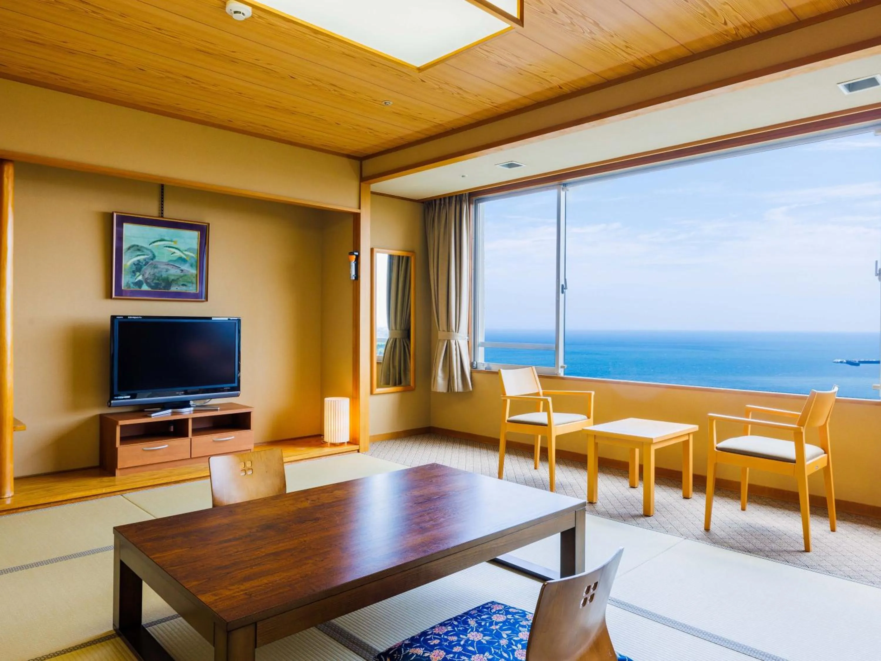 Photo of the whole room in KAMENOI HOTEL Yaizu