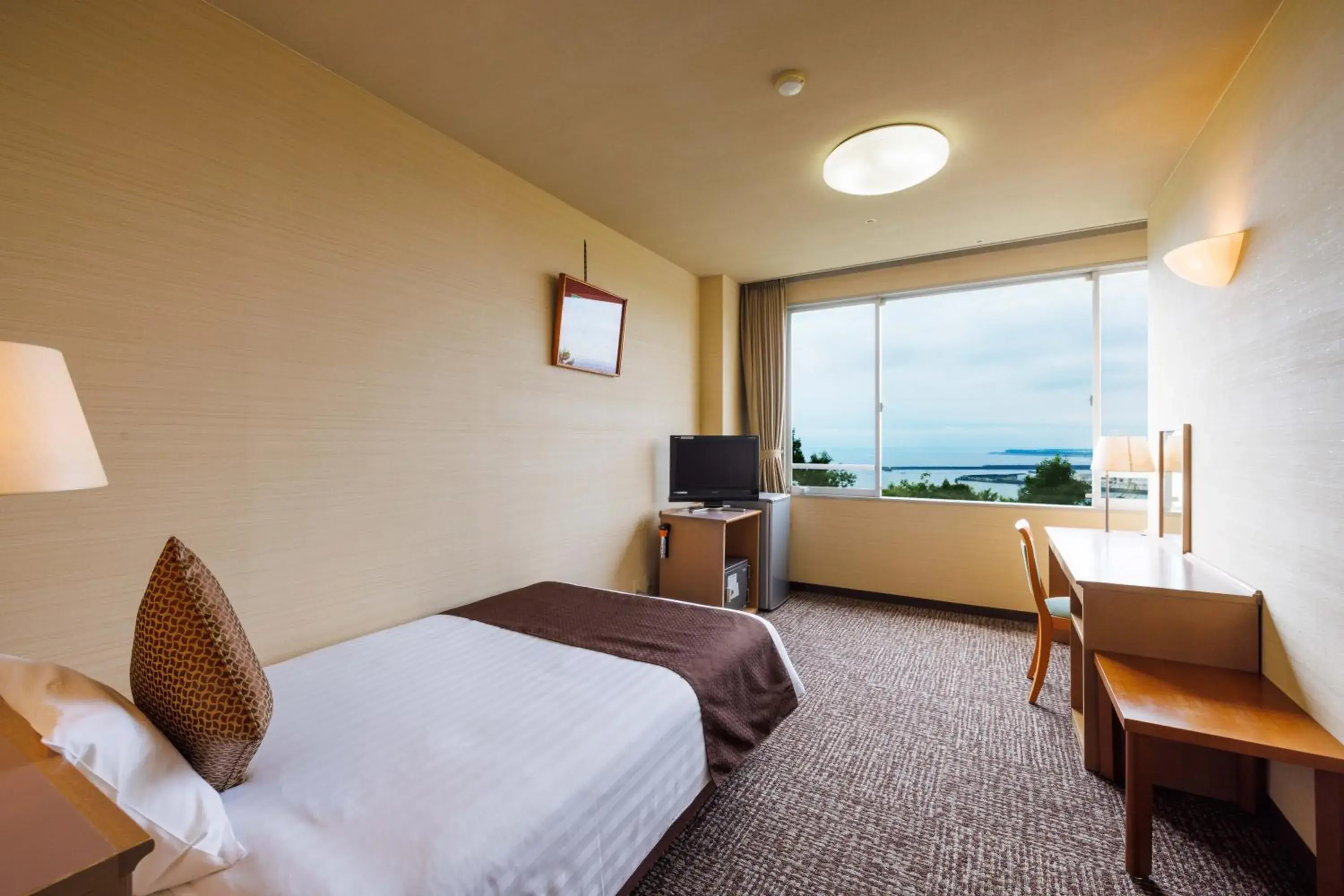 Standard Semi Double Room (With Private Bath) - single occupancy in KAMENOI HOTEL Yaizu Standard Semi Double Room (With Private Bath) - single occupancy in KAMENOI HOTEL Yaizu