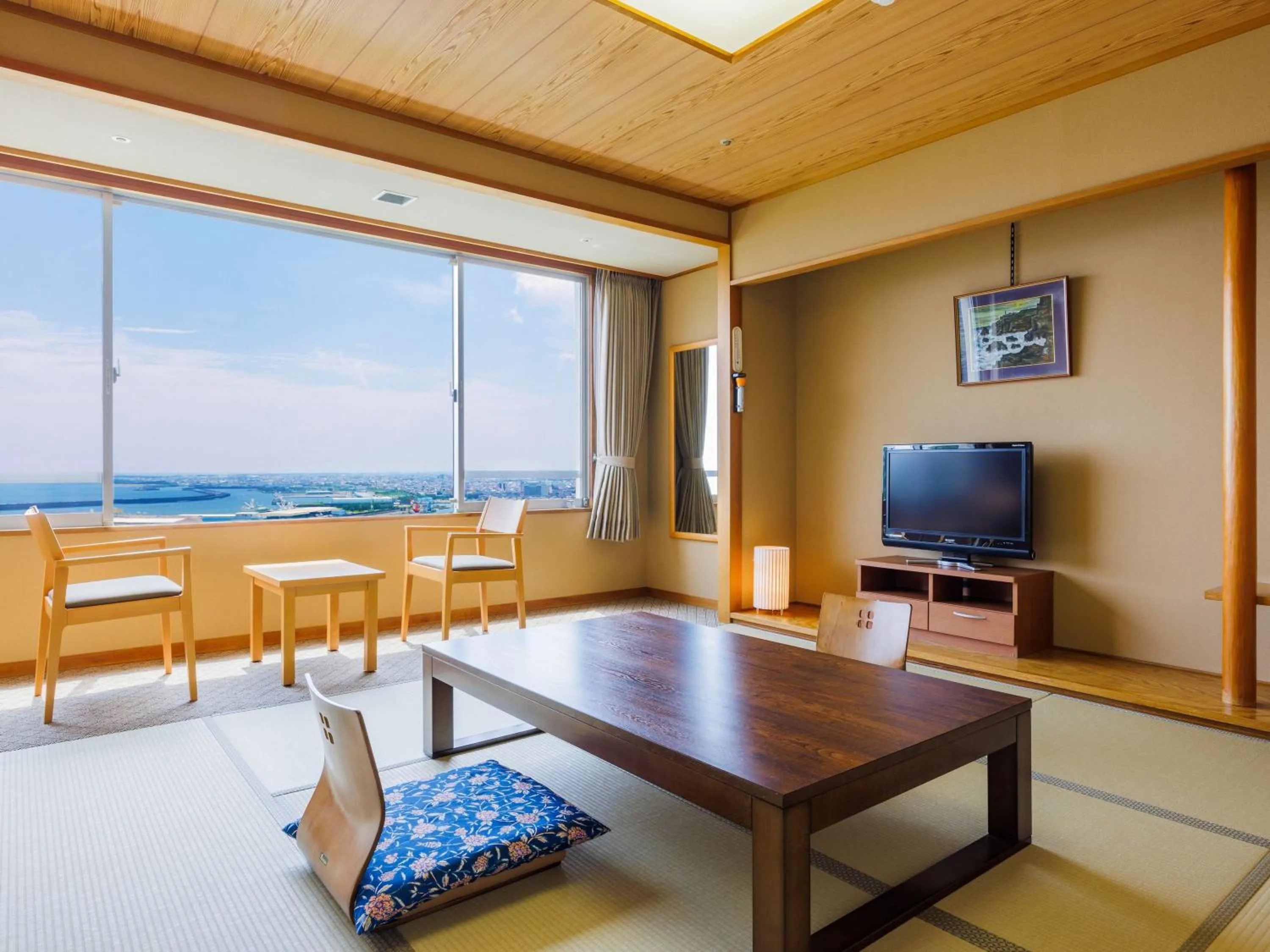 Photo of the whole room in KAMENOI HOTEL Yaizu