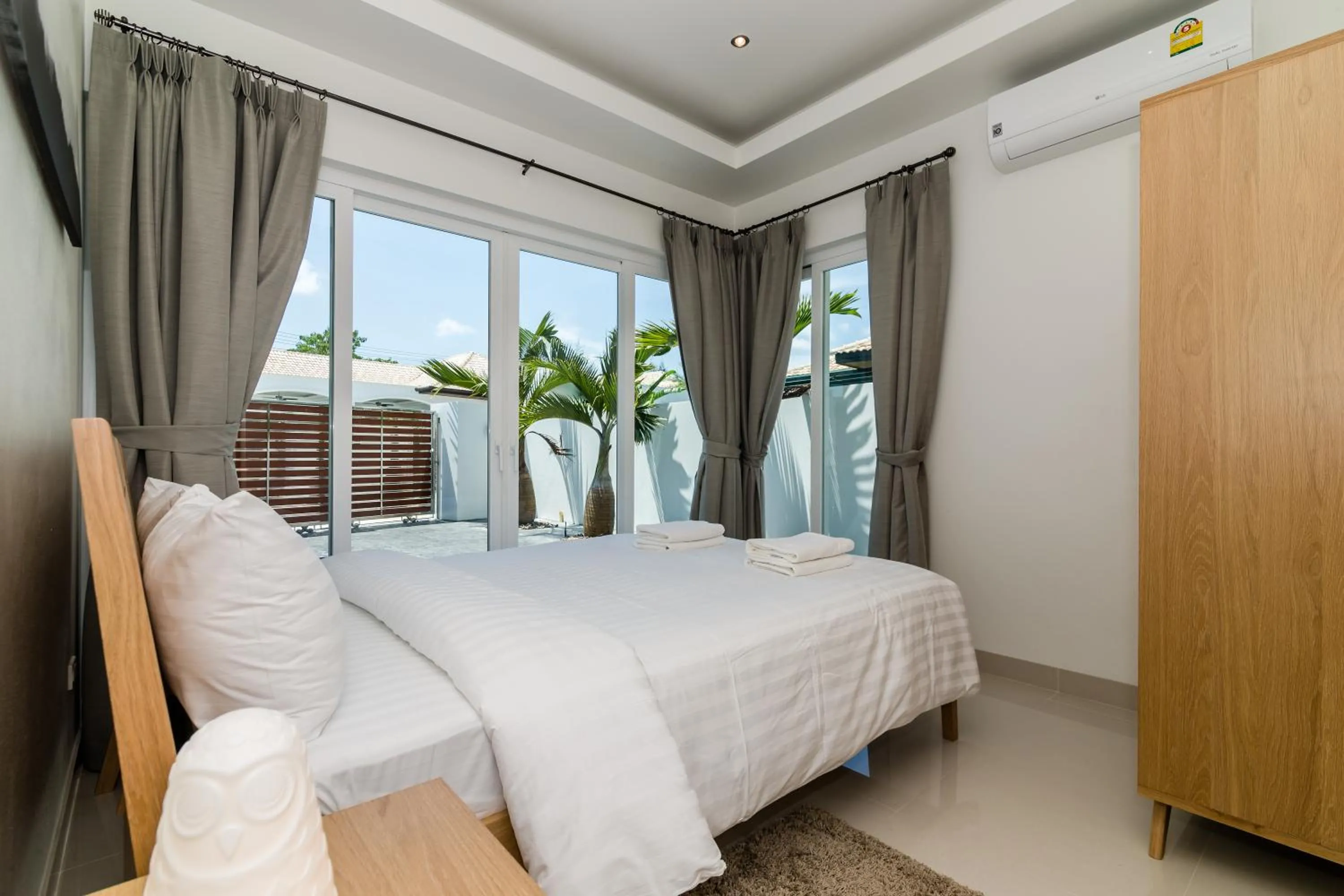 Bed in Orchid Paradise Homes 325