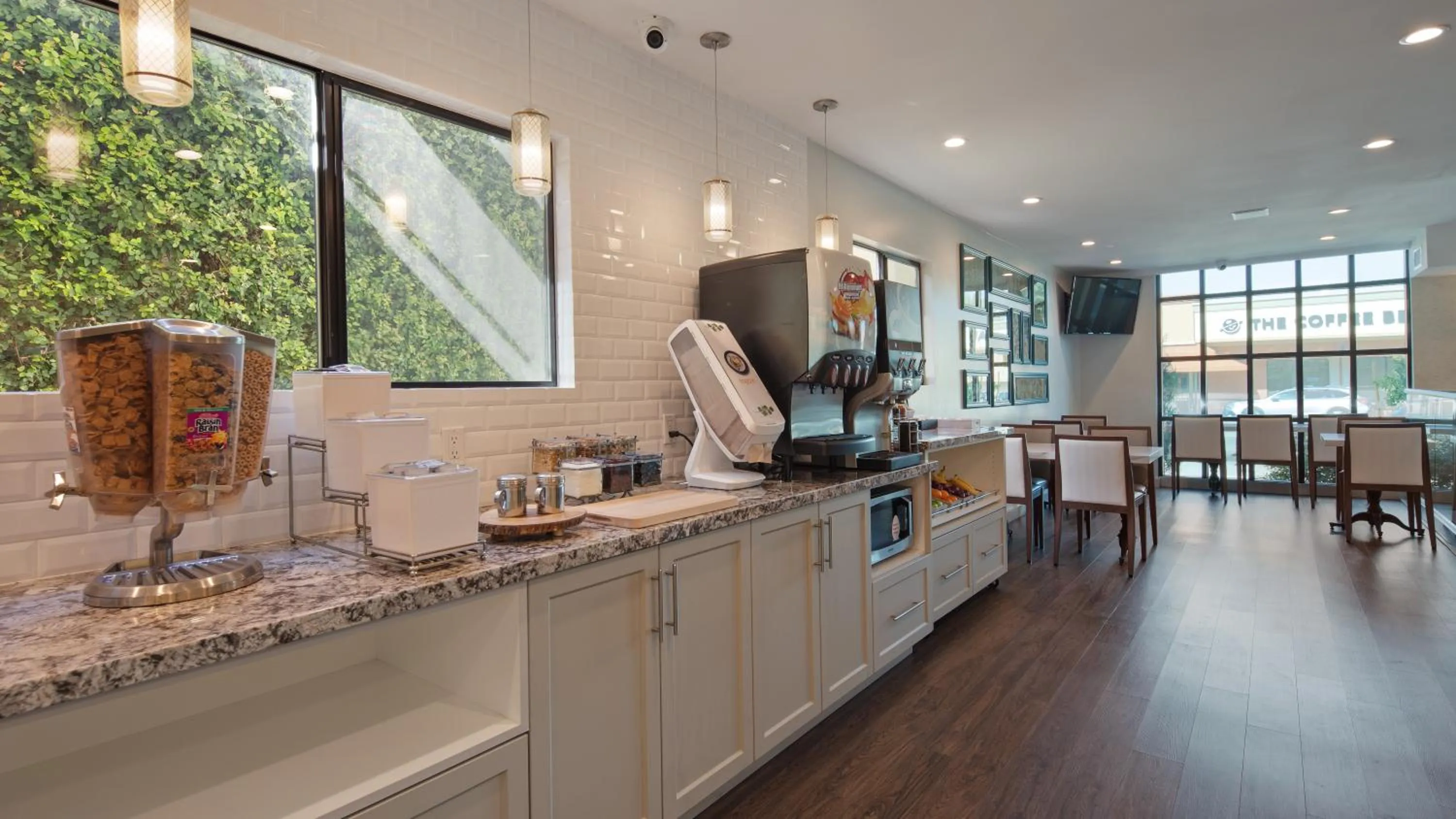 Breakfast in Best Western Woodland Hills