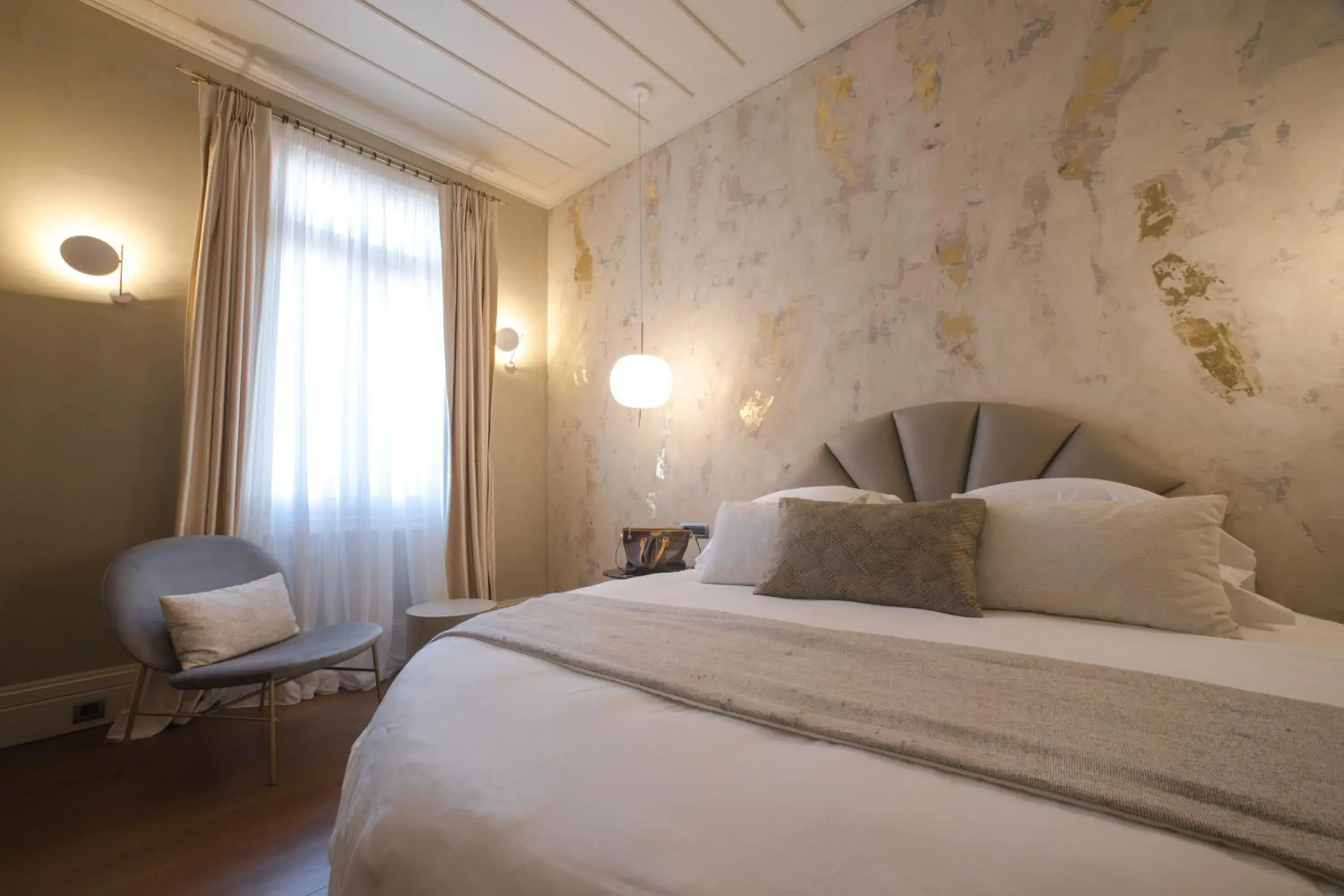 Deluxe Single Room in Castellano Hotel & Suites Deluxe Single Room in Castellano Hotel & Suites