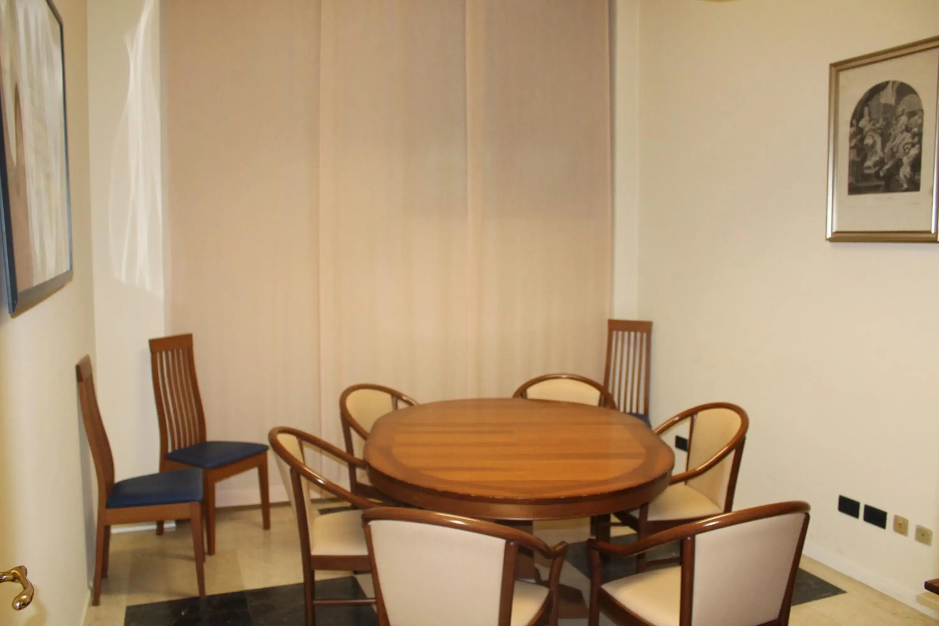 Meeting/conference room, Dining Area in Ospitalità San Tommaso d'Aquino