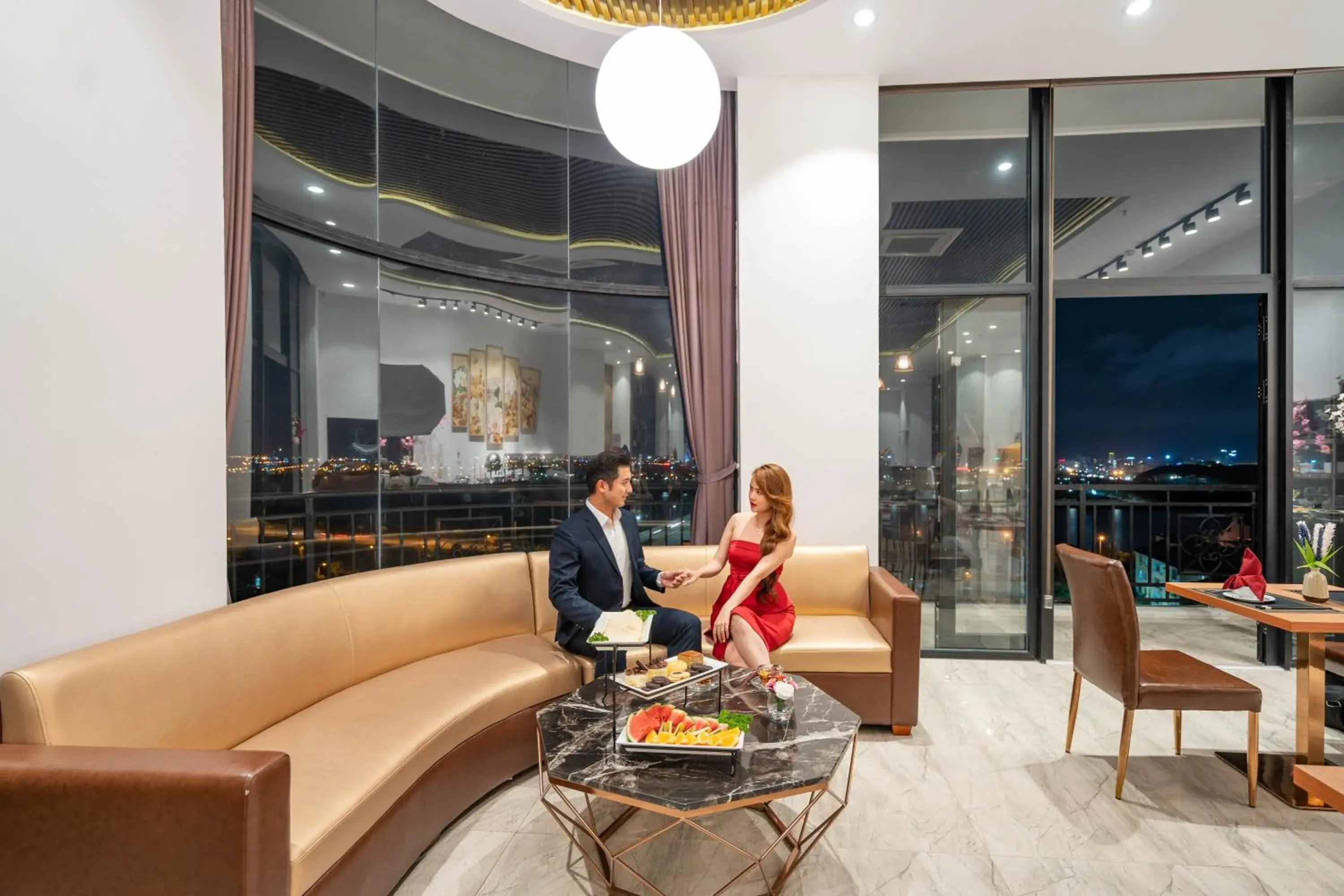 Food and drinks in RHM Luxury Hotel And Suite Food and drinks in RHM Luxury Hotel And Suite