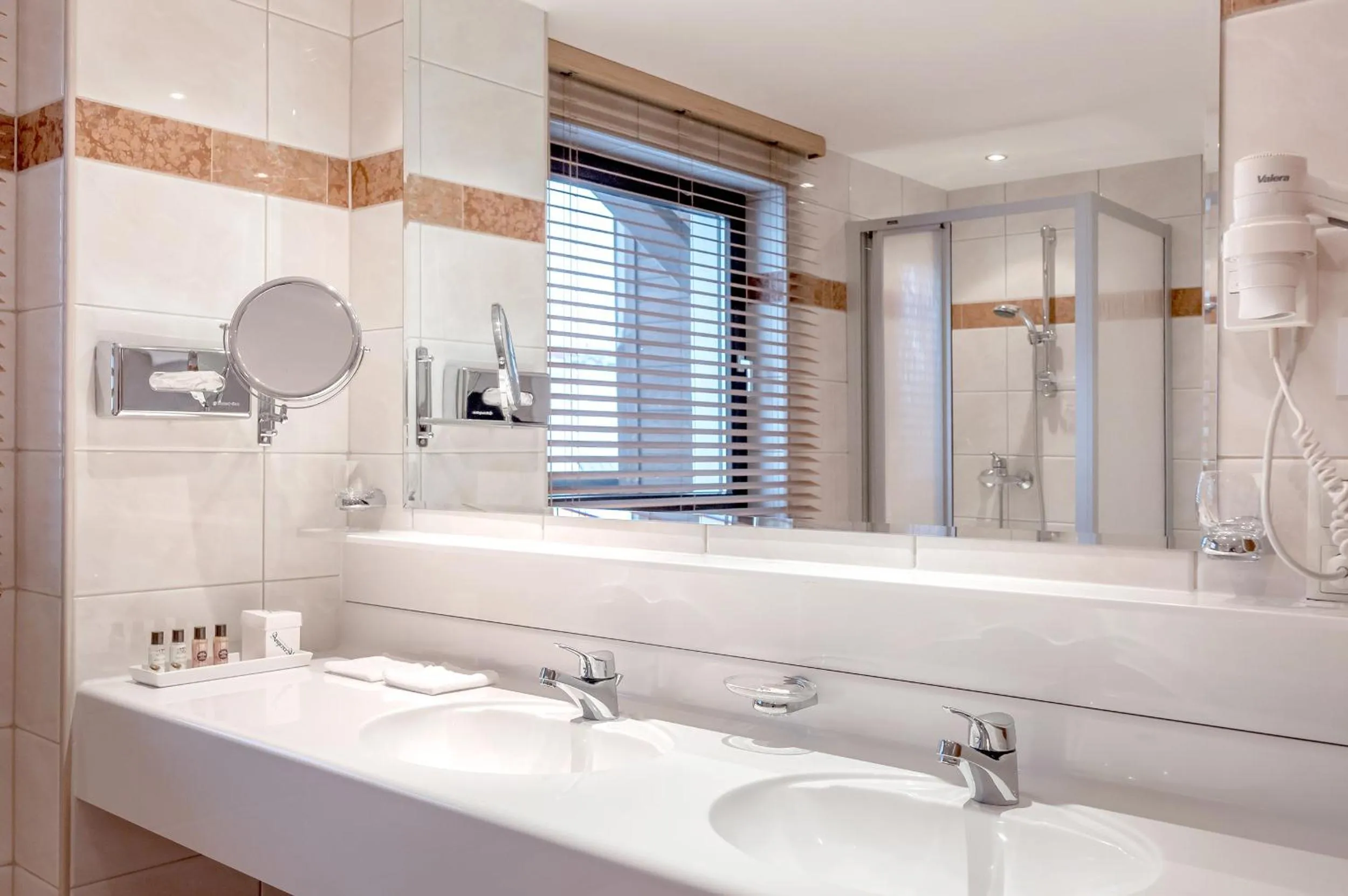 Bathroom in Hotel Angerer Alm