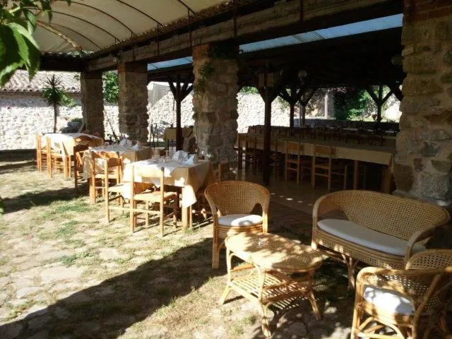 Restaurant/places to eat in Giardino Donna Lavia