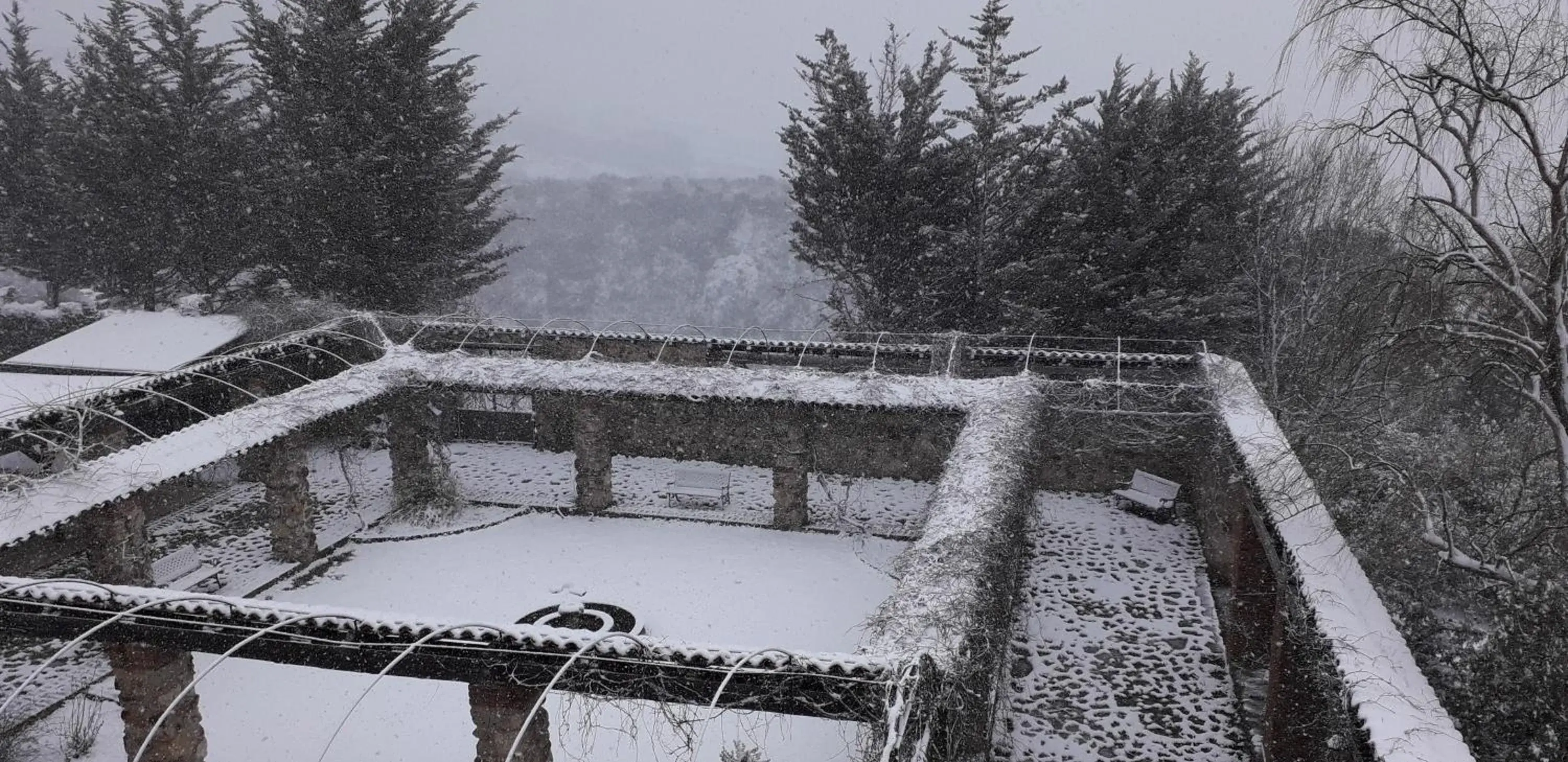 Property building in Giardino Donna Lavia Property building in Giardino Donna Lavia