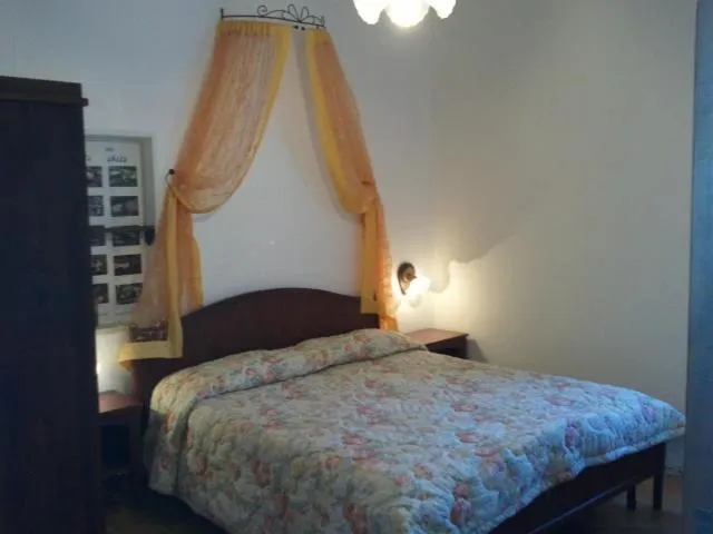 Bedroom, Bed in Giardino Donna Lavia