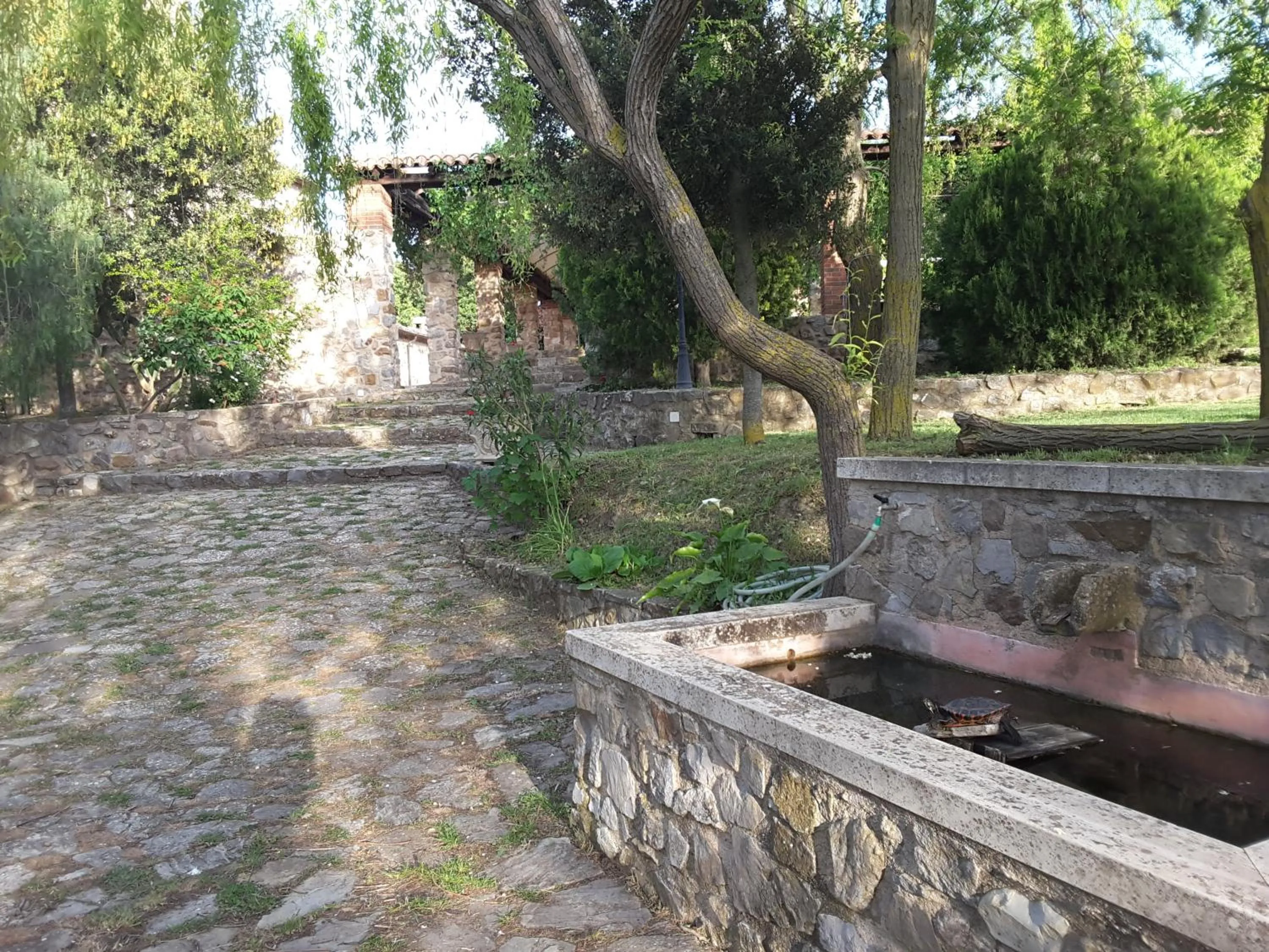 Facade/entrance in Giardino Donna Lavia