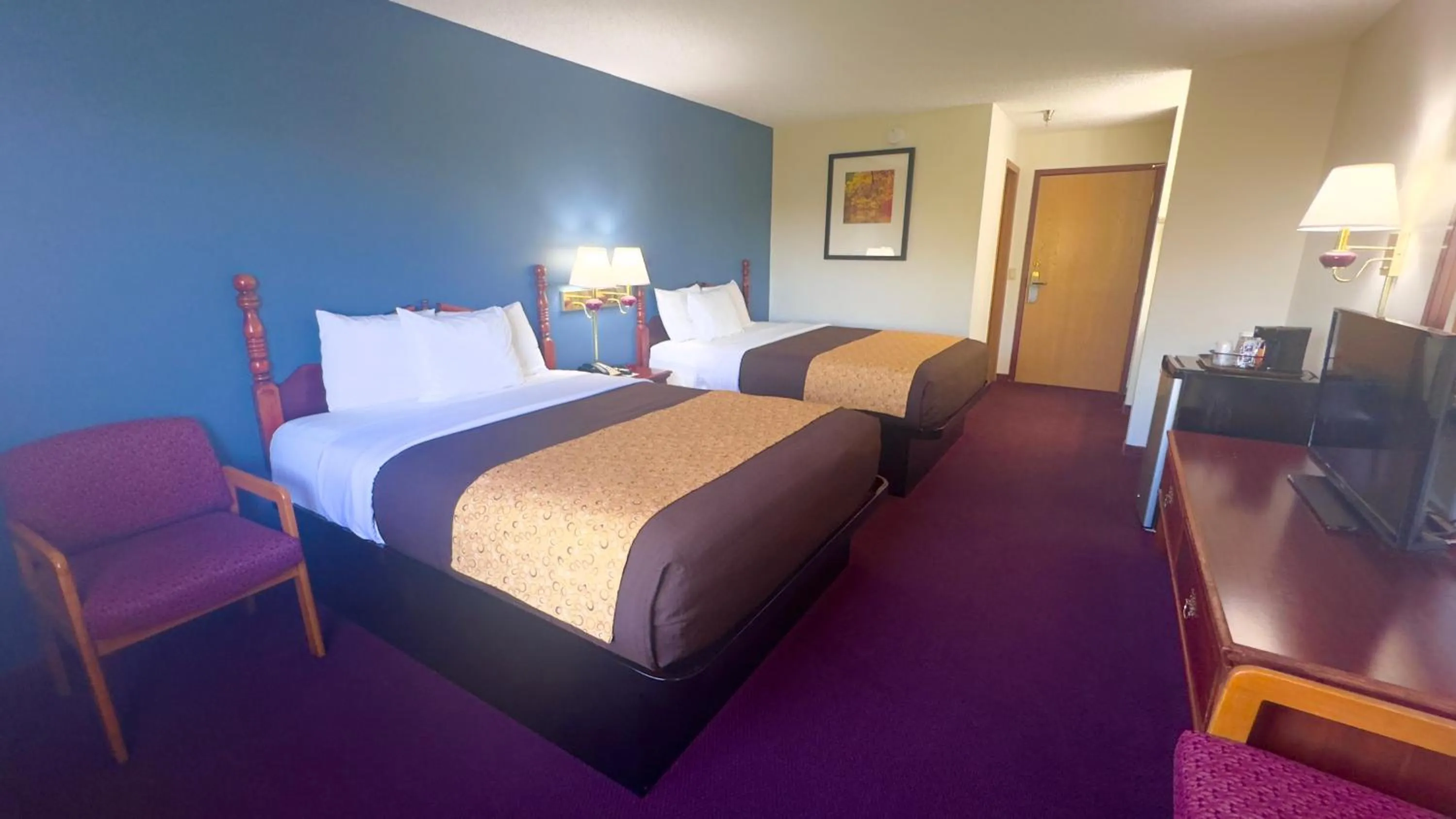 Bed in Scenic Hills Inn