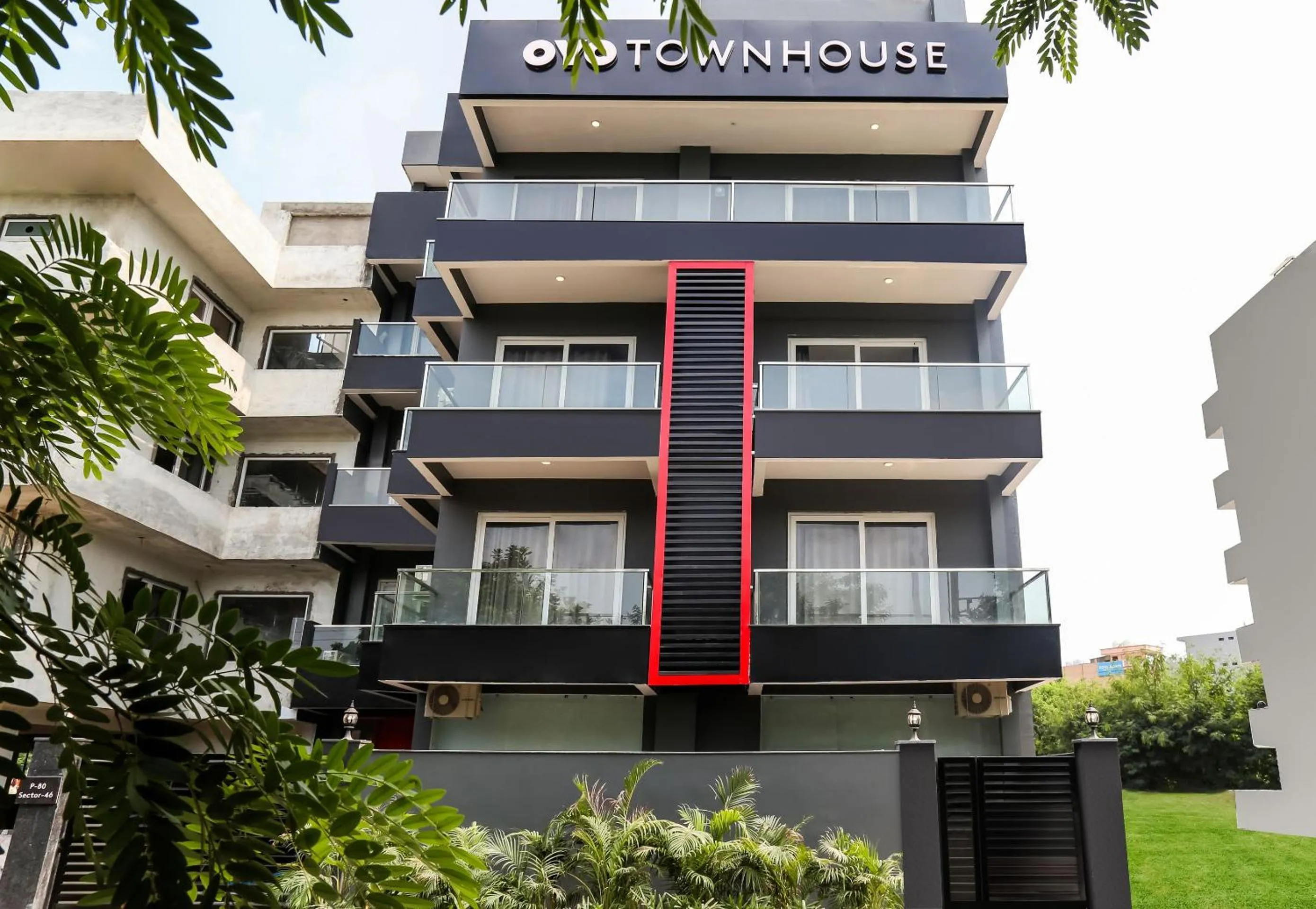 Facade/entrance in Super Townhouse 158 Near Netaji Subhash Marg Near Appu Ghar