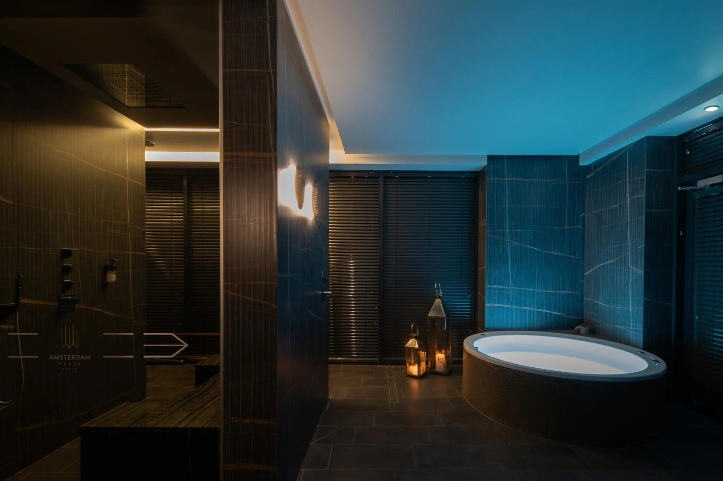 Hot Tub in Amsterdam Plaza Hotel & SPA