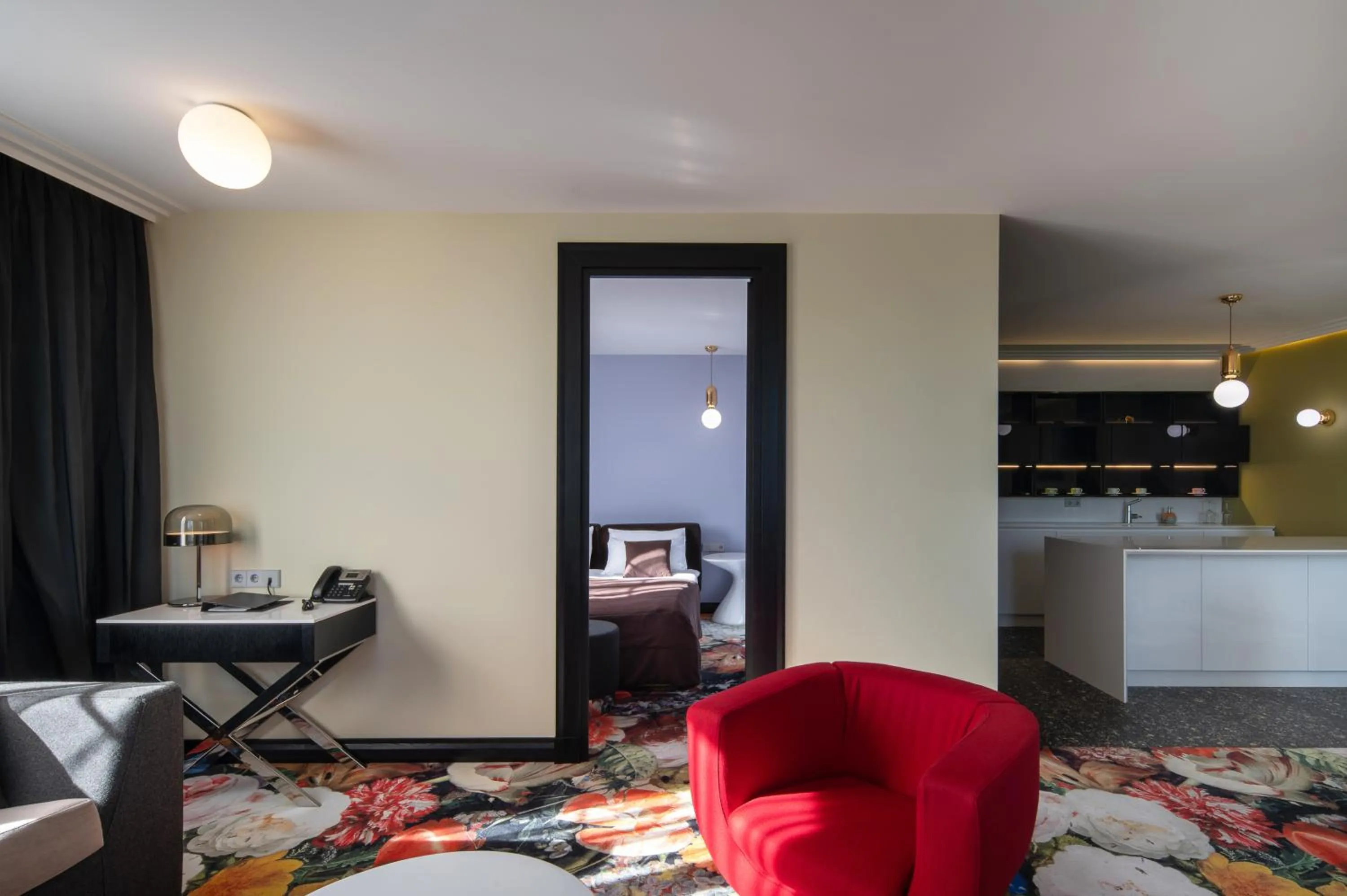 Photo of the whole room, Bed in Amsterdam Plaza Hotel & SPA