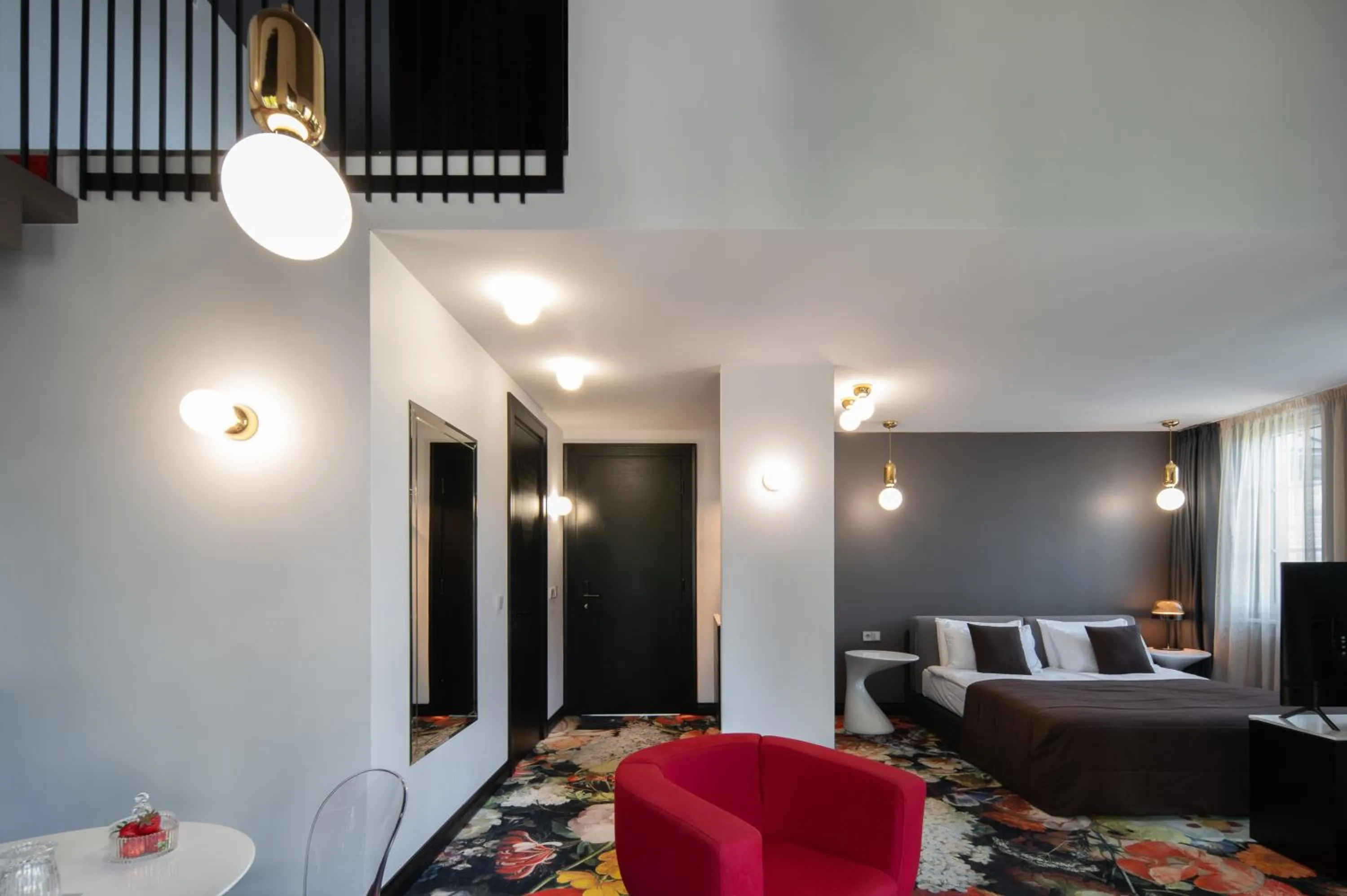 Photo of the whole room, Bed in Amsterdam Plaza Hotel & SPA