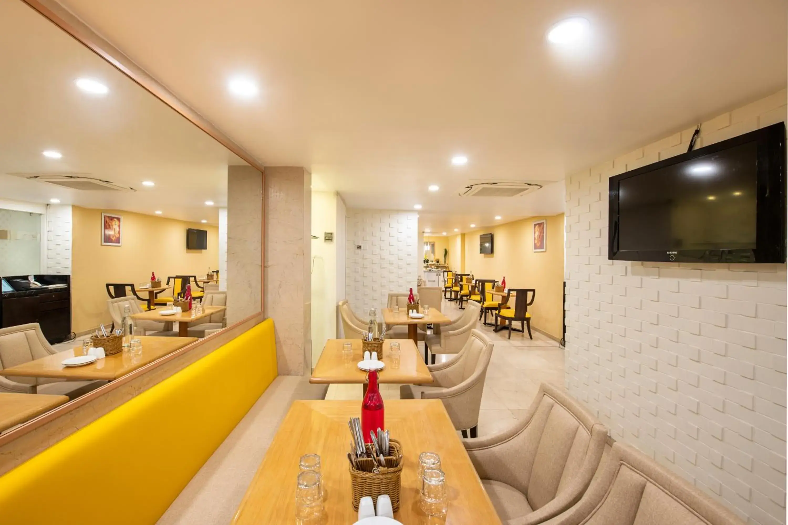 Restaurant/places to eat in BloomSuites l Ahmedabad Restaurant/places to eat in BloomSuites l Ahmedabad
