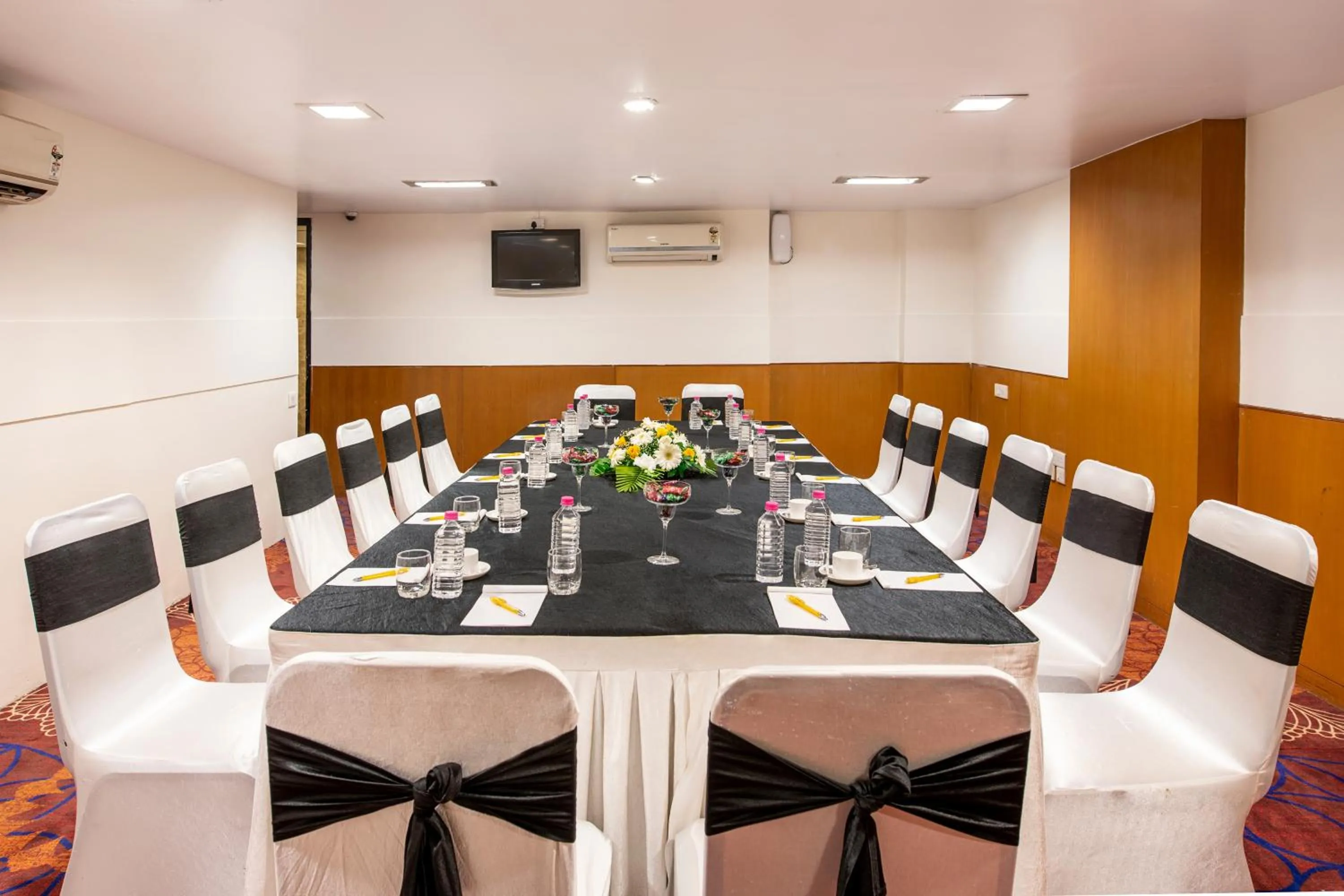 Meeting/conference room in BloomSuites l Ahmedabad