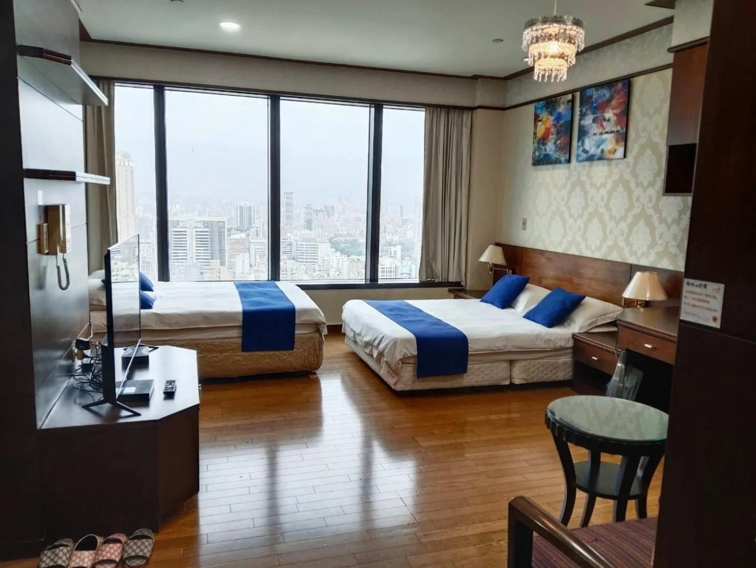 Photo of the whole room, Bed in 85 Cape Inn