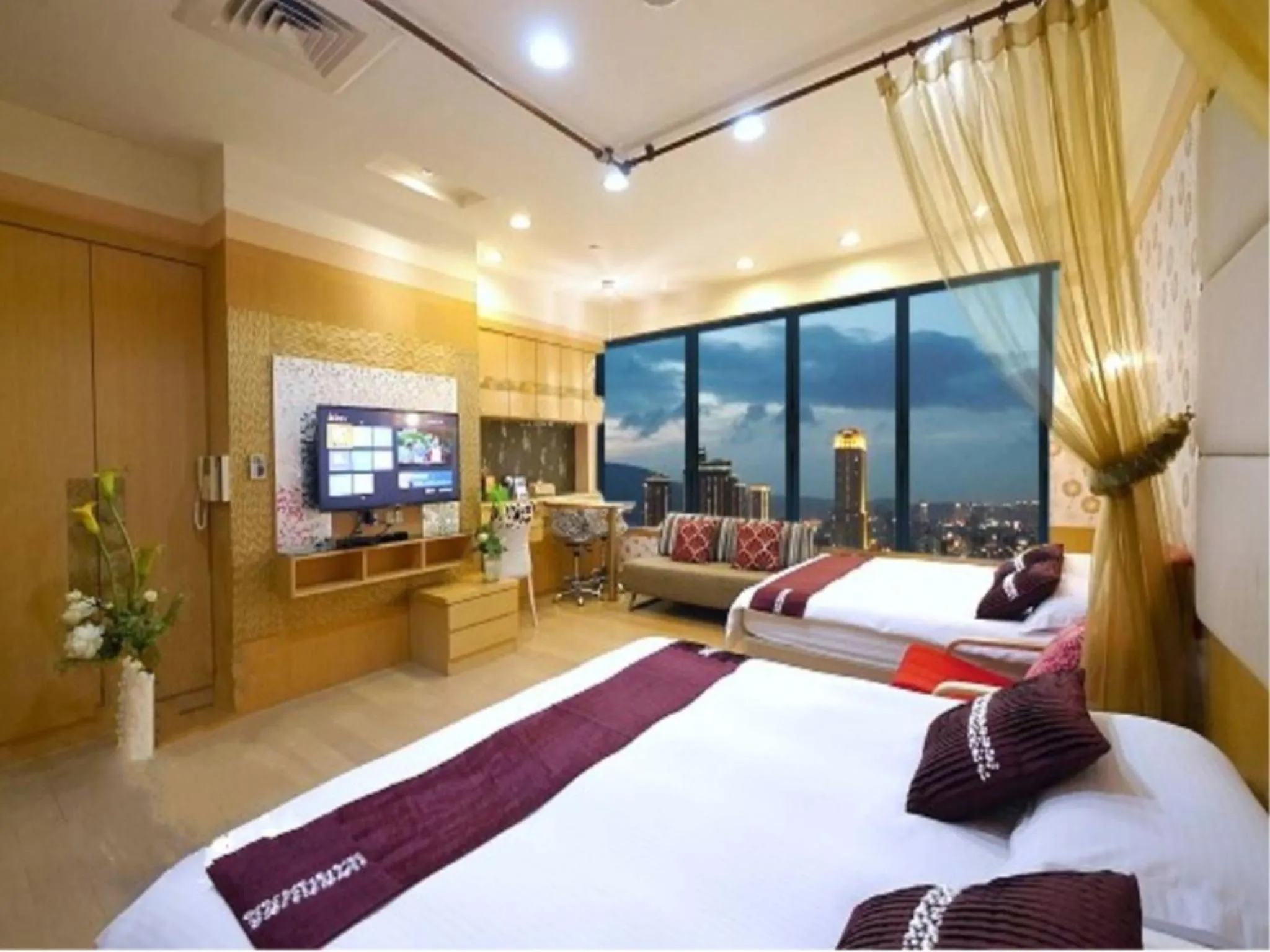 Photo of the whole room, Bed in 85 Cape Inn