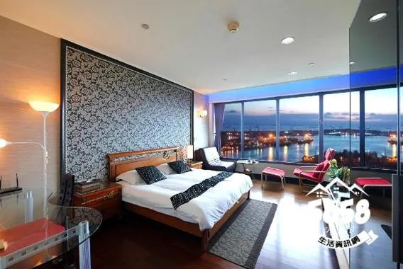 Photo of the whole room, Bed in 85 Cape Inn