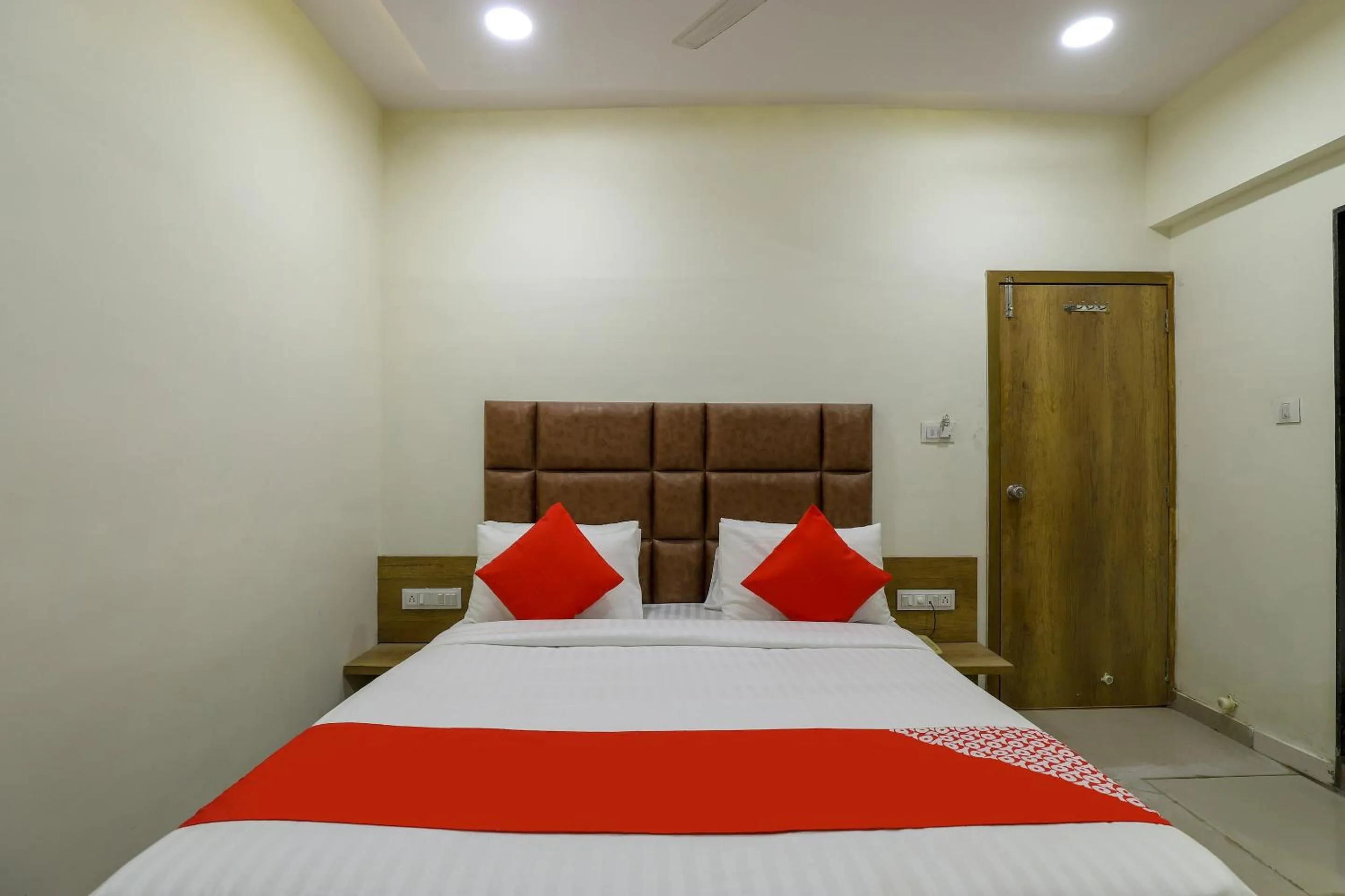 Bedroom, Bed in Super Hotel O Shubham Inn