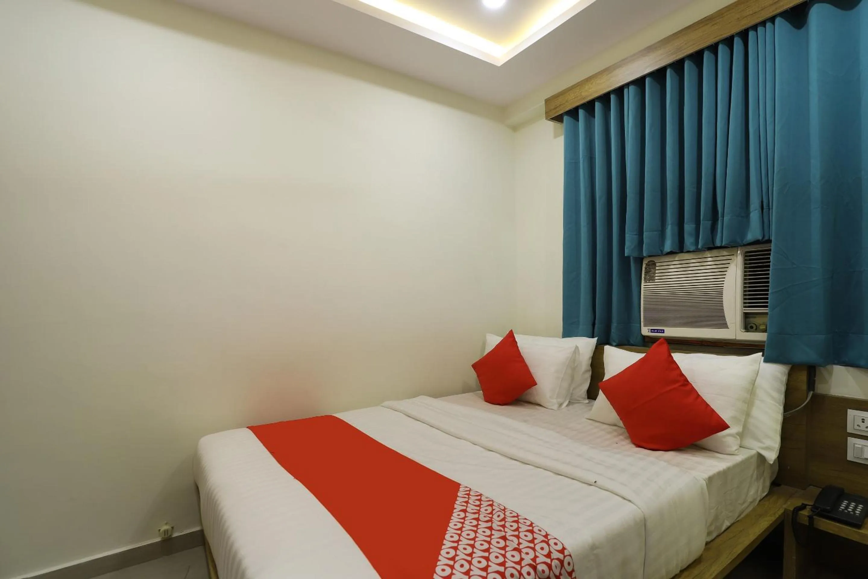 Bedroom, Bed in Super Hotel O Shubham Inn