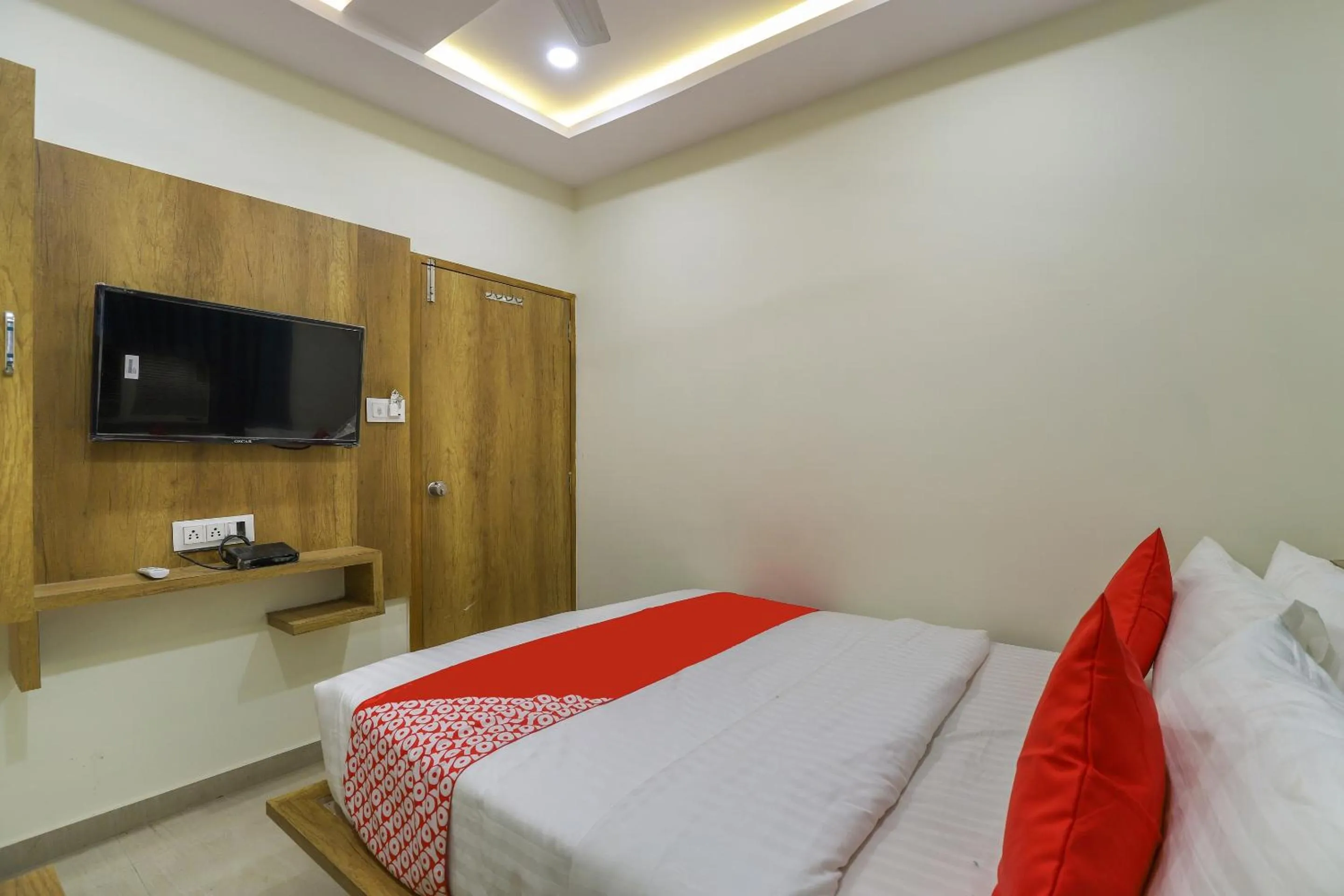 Bedroom, Bed in Super Hotel O Shubham Inn