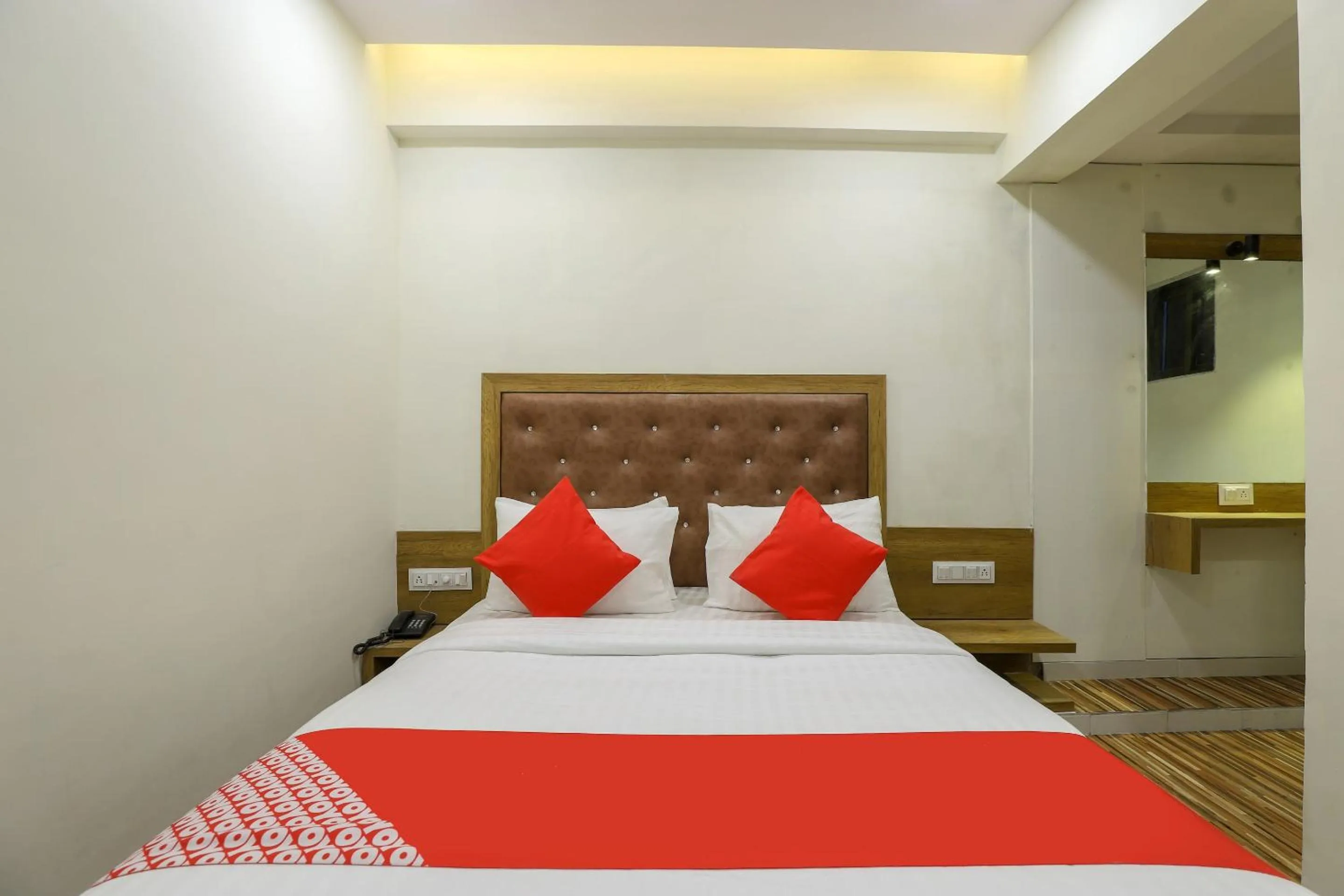 Bedroom, Bed in Hotel O Shubham Inn