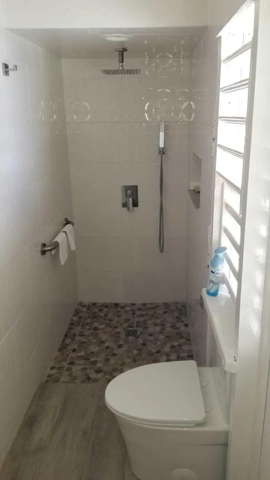 Bathroom in Llantrissant Beachcliff Villa