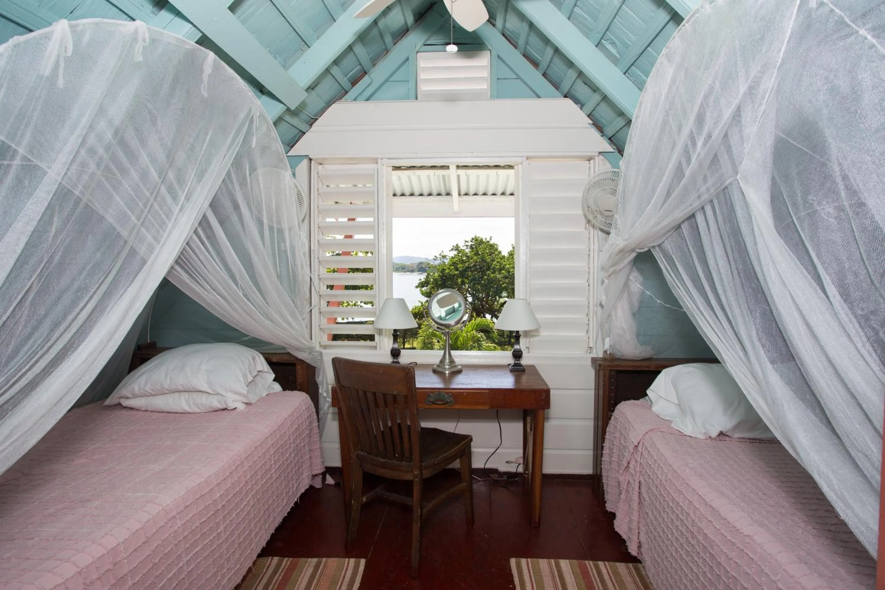 View (from property/room), Bed in Llantrissant Beachcliff Villa