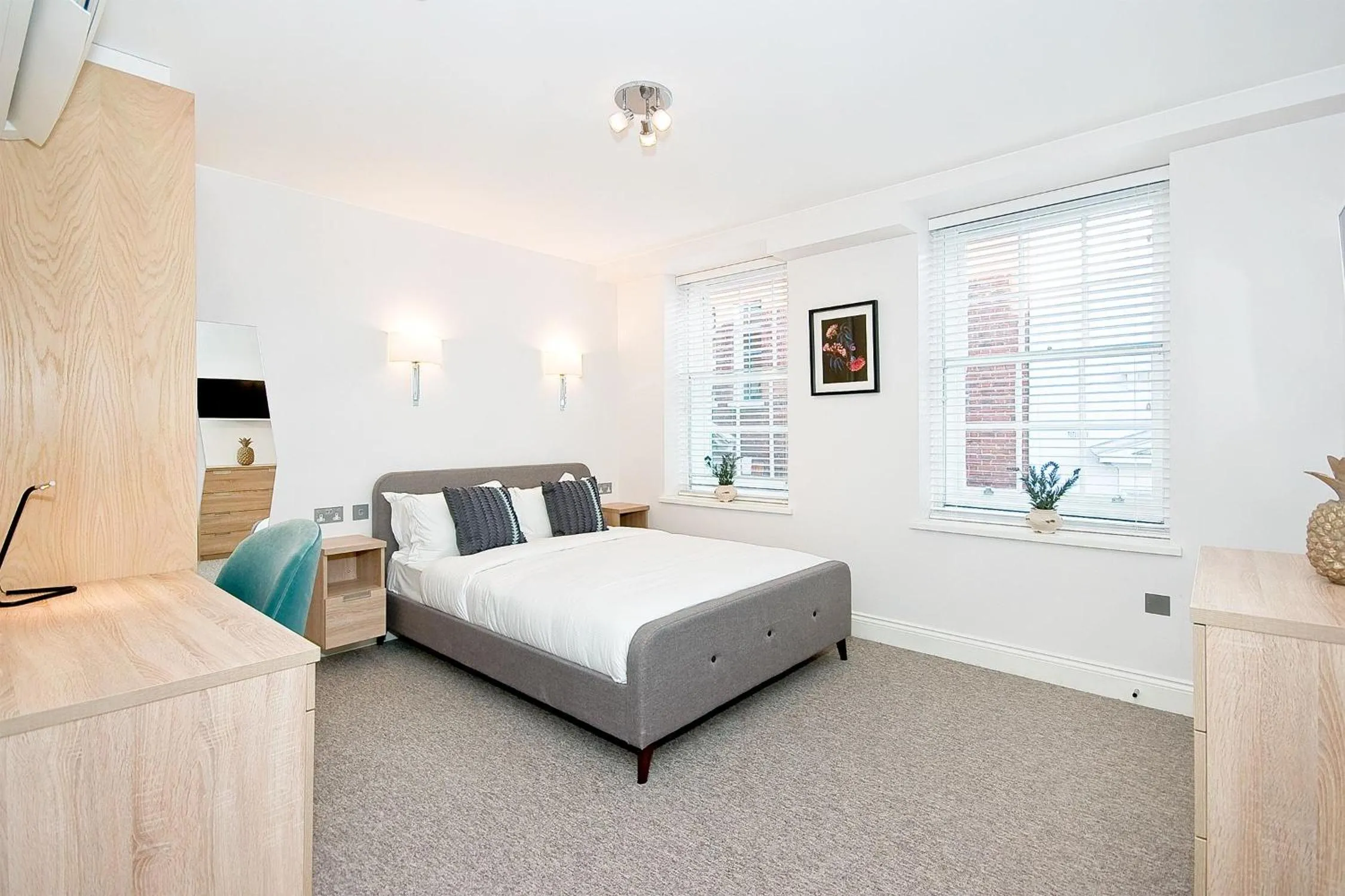 Property building, Bed in Eldon Chambers Pod 3 by City Living London