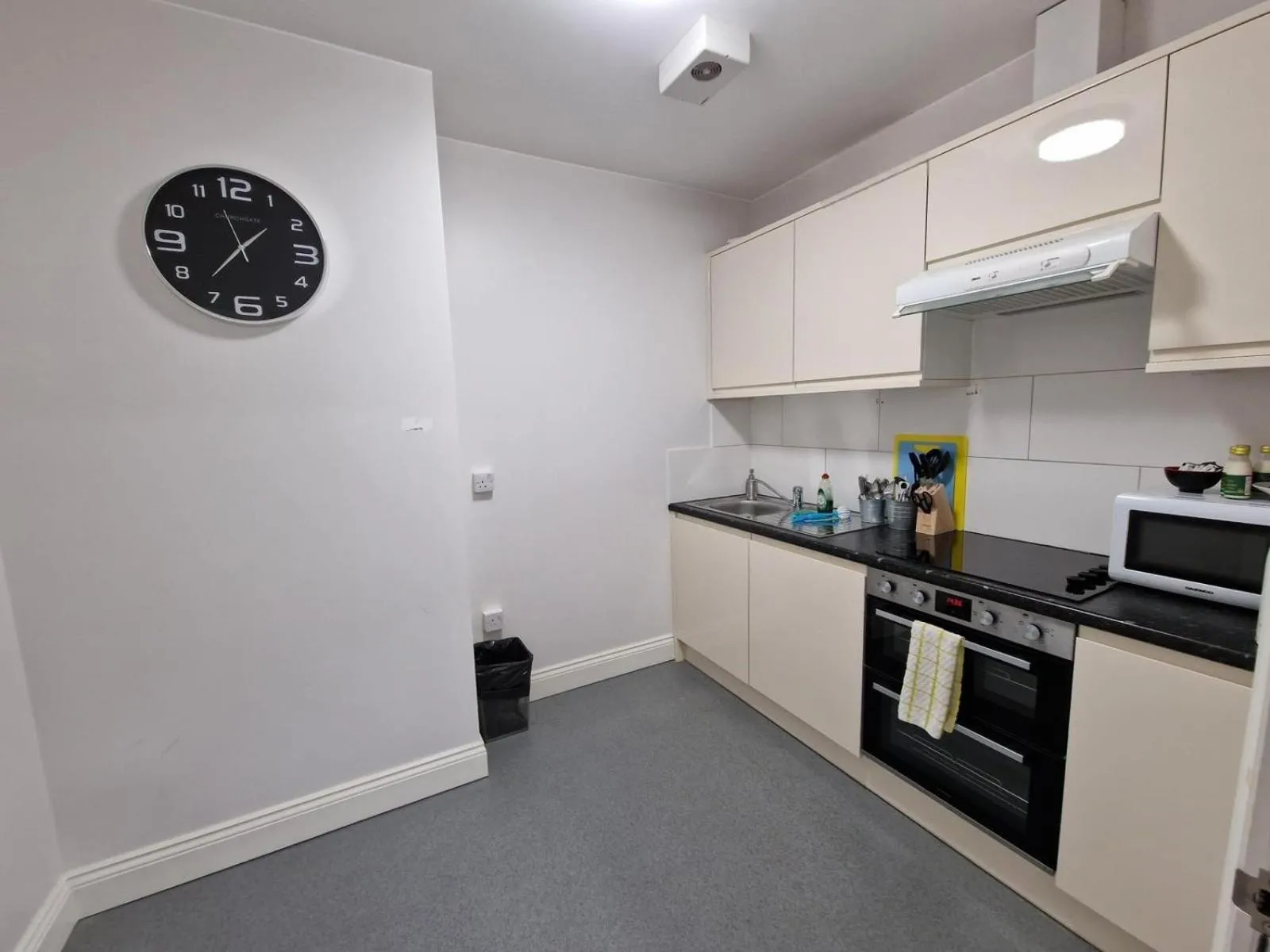 Communal kitchen in Eldon Chambers Pod 3 by City Living London