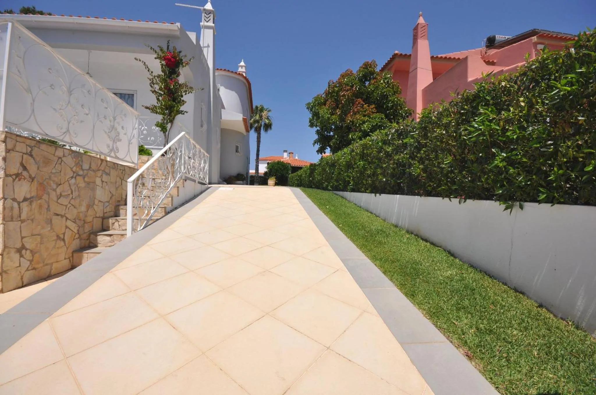 Parking in Charming Villa With Private Pool in Vibrant Vilamoura, Free AC and Wifi