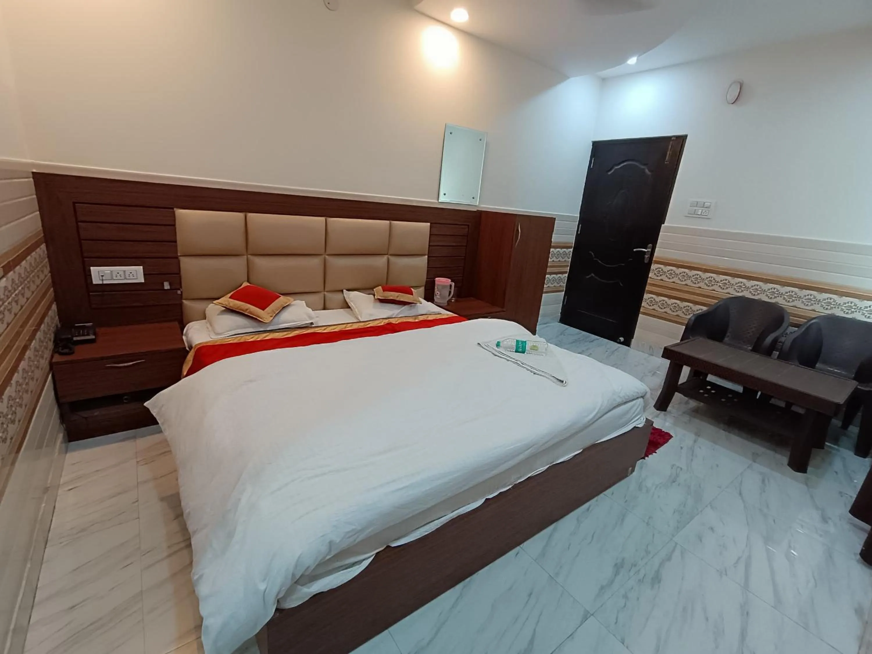 Bed in Abrol residency