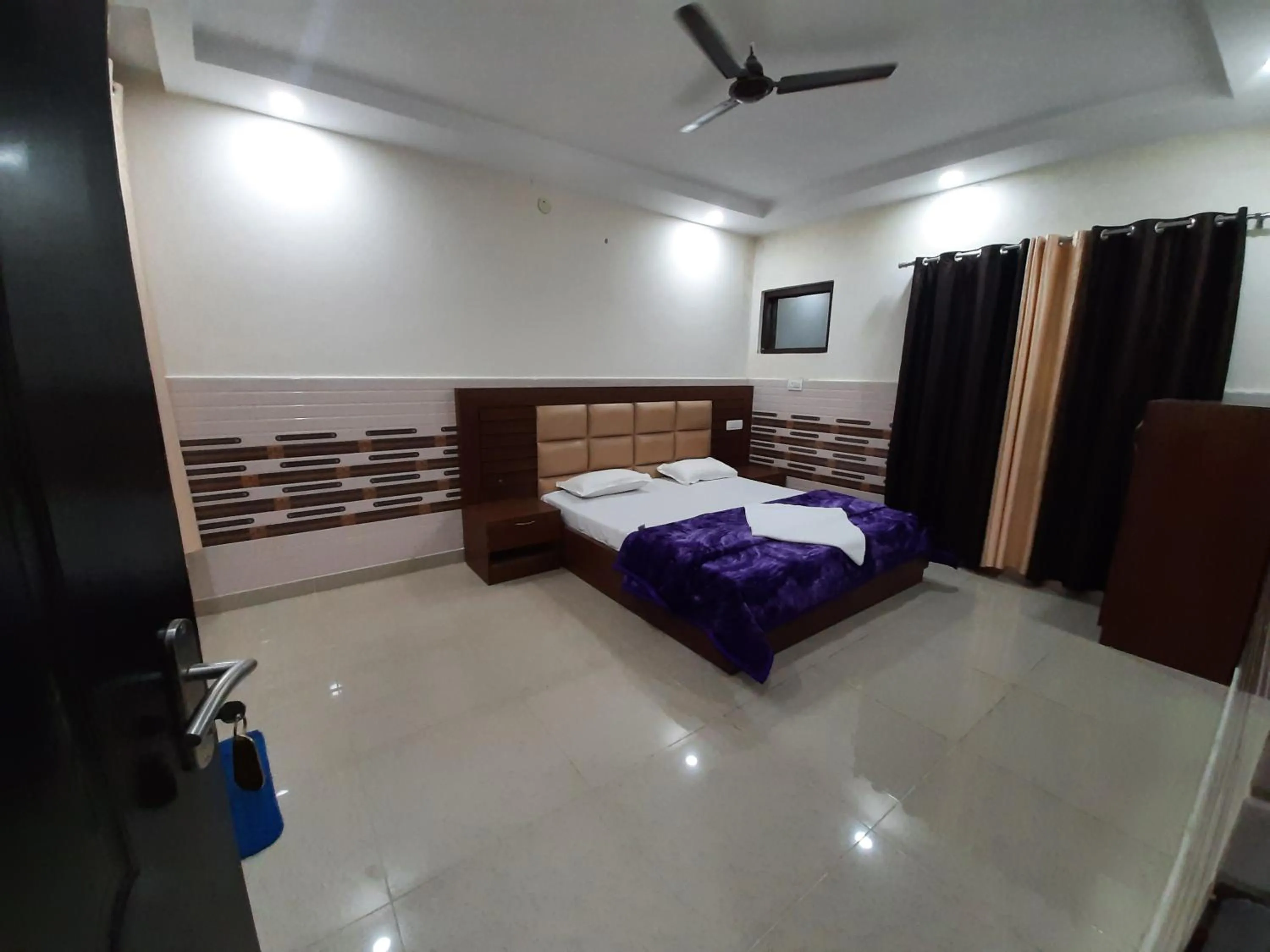 Bed in Abrol residency