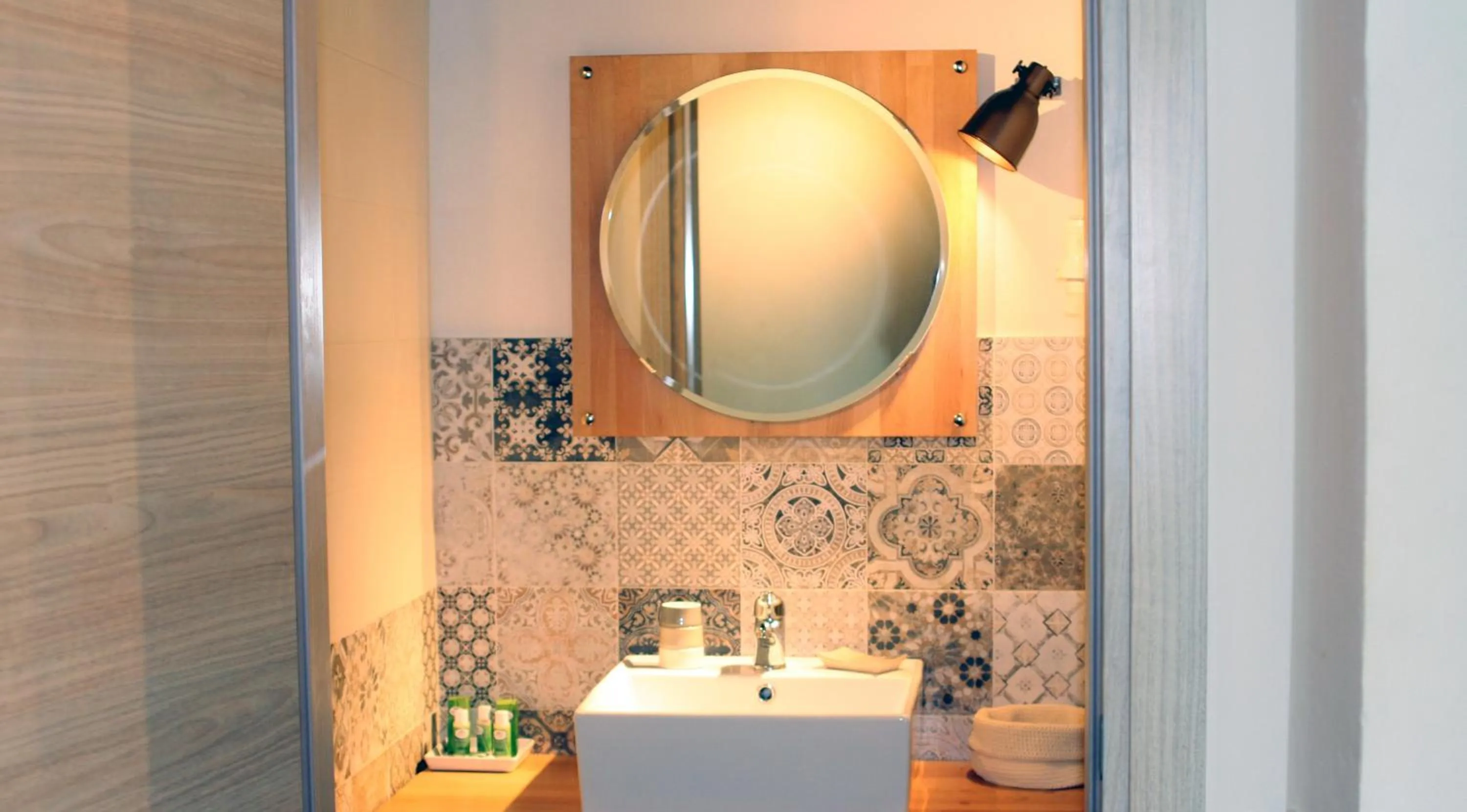 Toilet in Baglio Siciliamo Country House