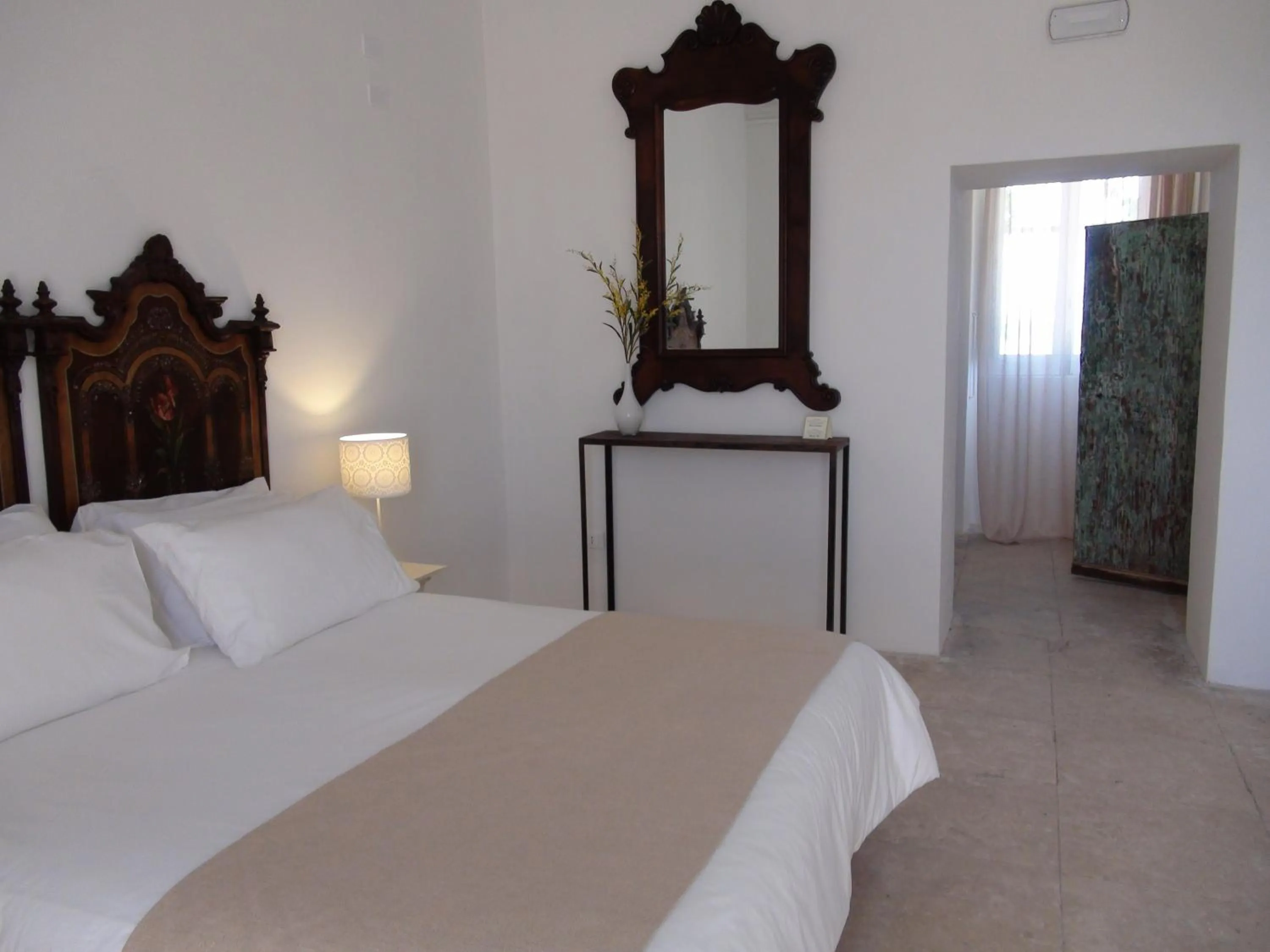 Photo of the whole room, Bed in Baglio Siciliamo Country House