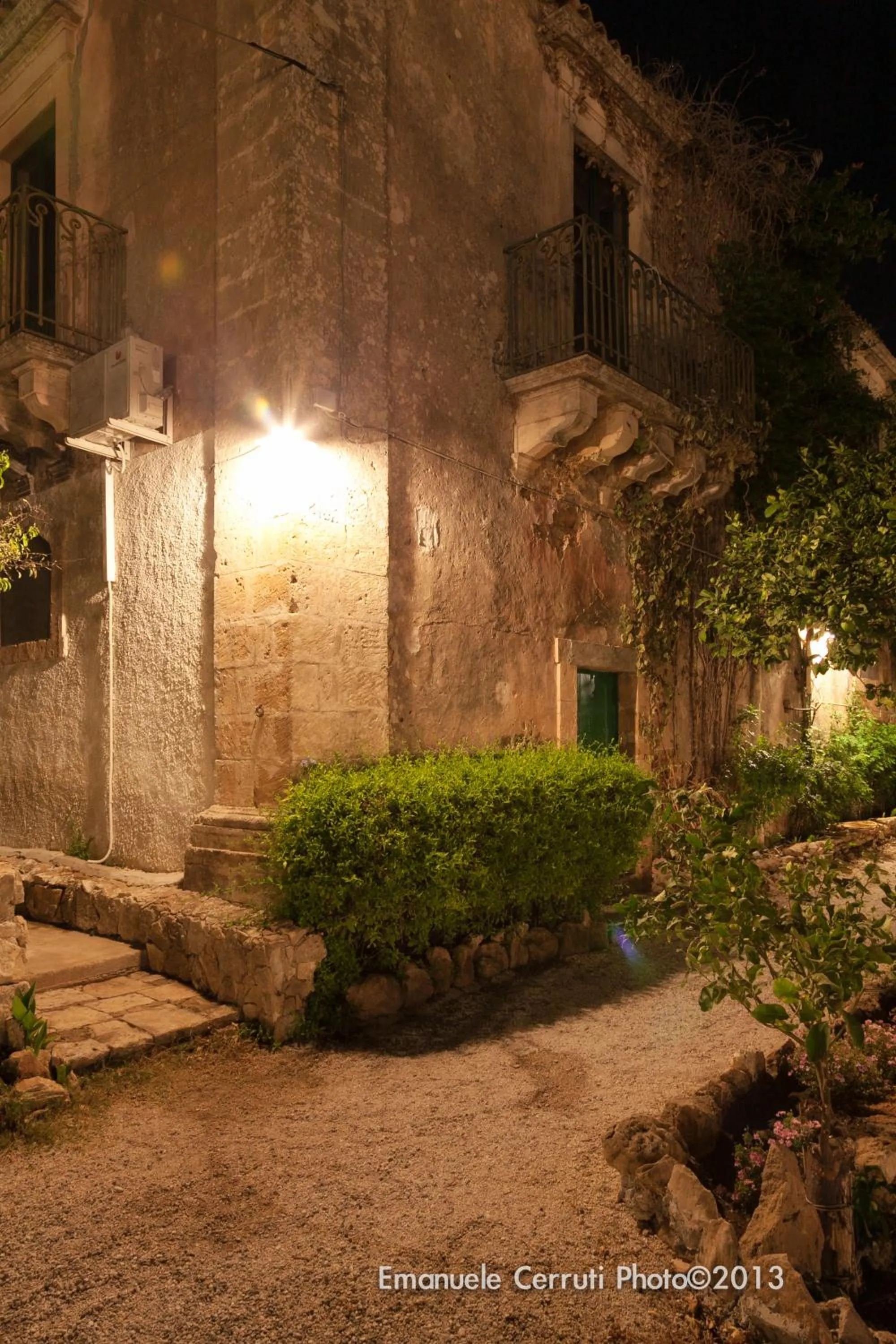 Facade/entrance in Baglio Siciliamo Country House