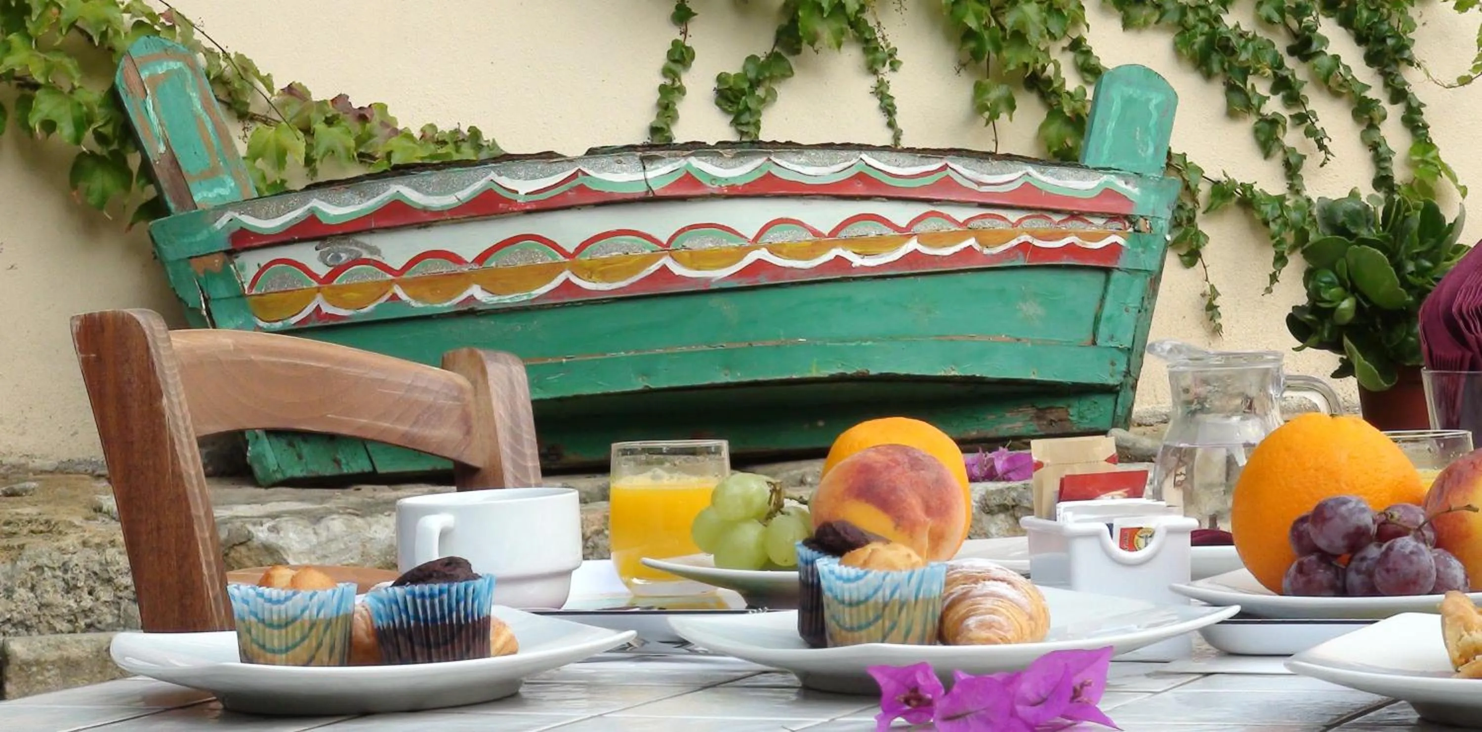 Food and drinks in Baglio Siciliamo Country House