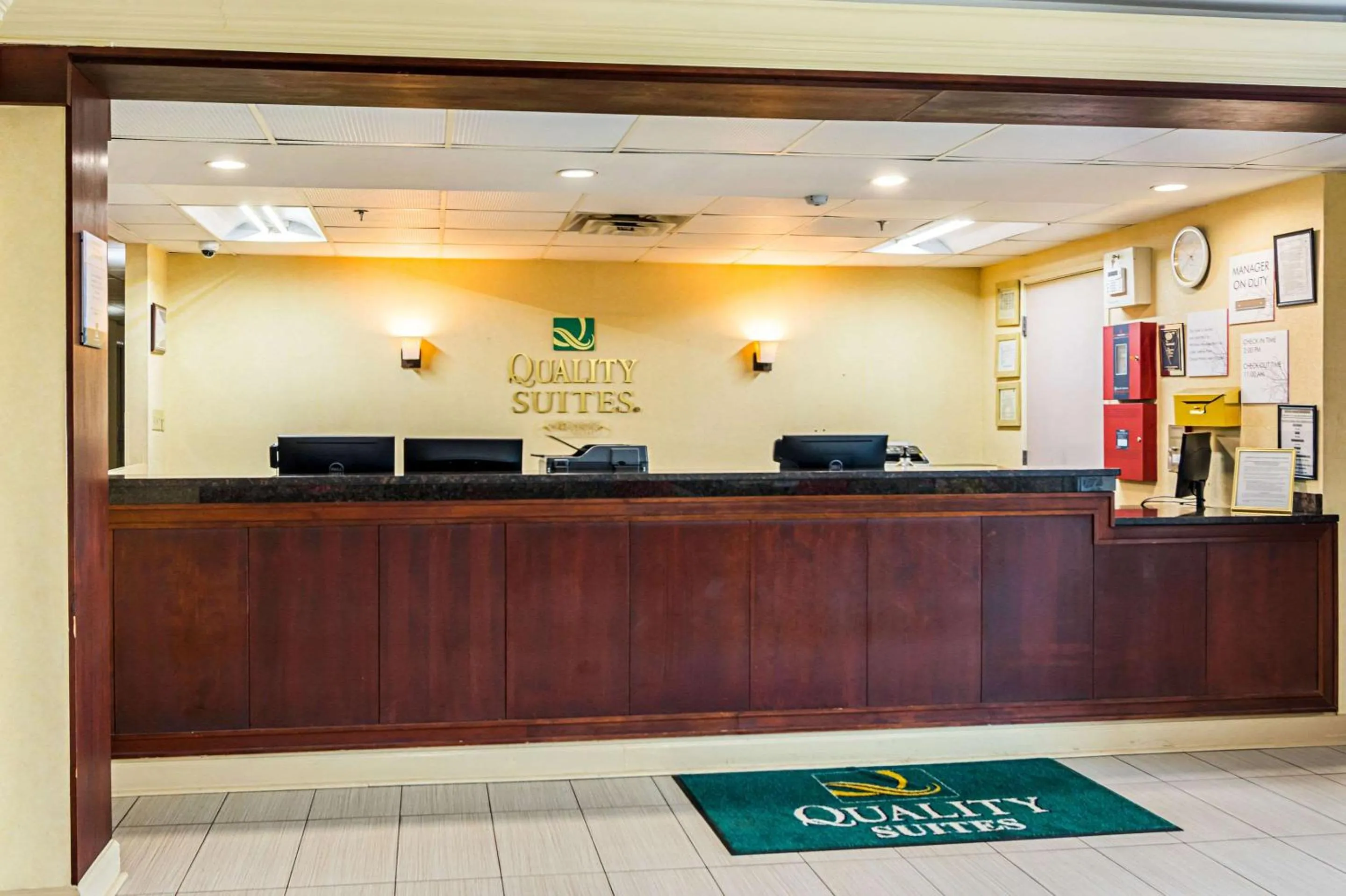 Lobby or reception in Quality Suites Atlanta Airport East